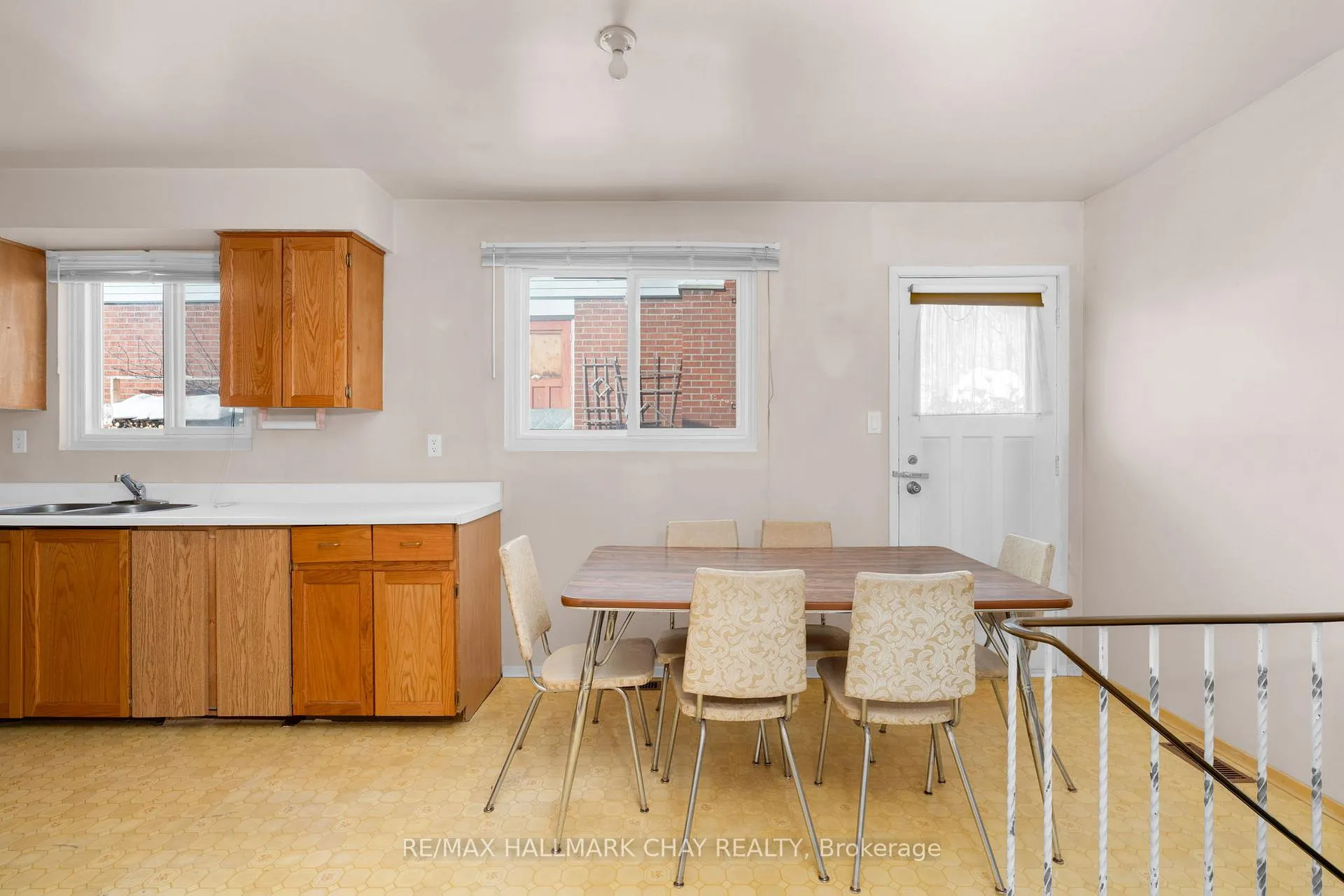 Photo 8 of 31 Springdale Drive, Barrie, Cundles East — HOMEH