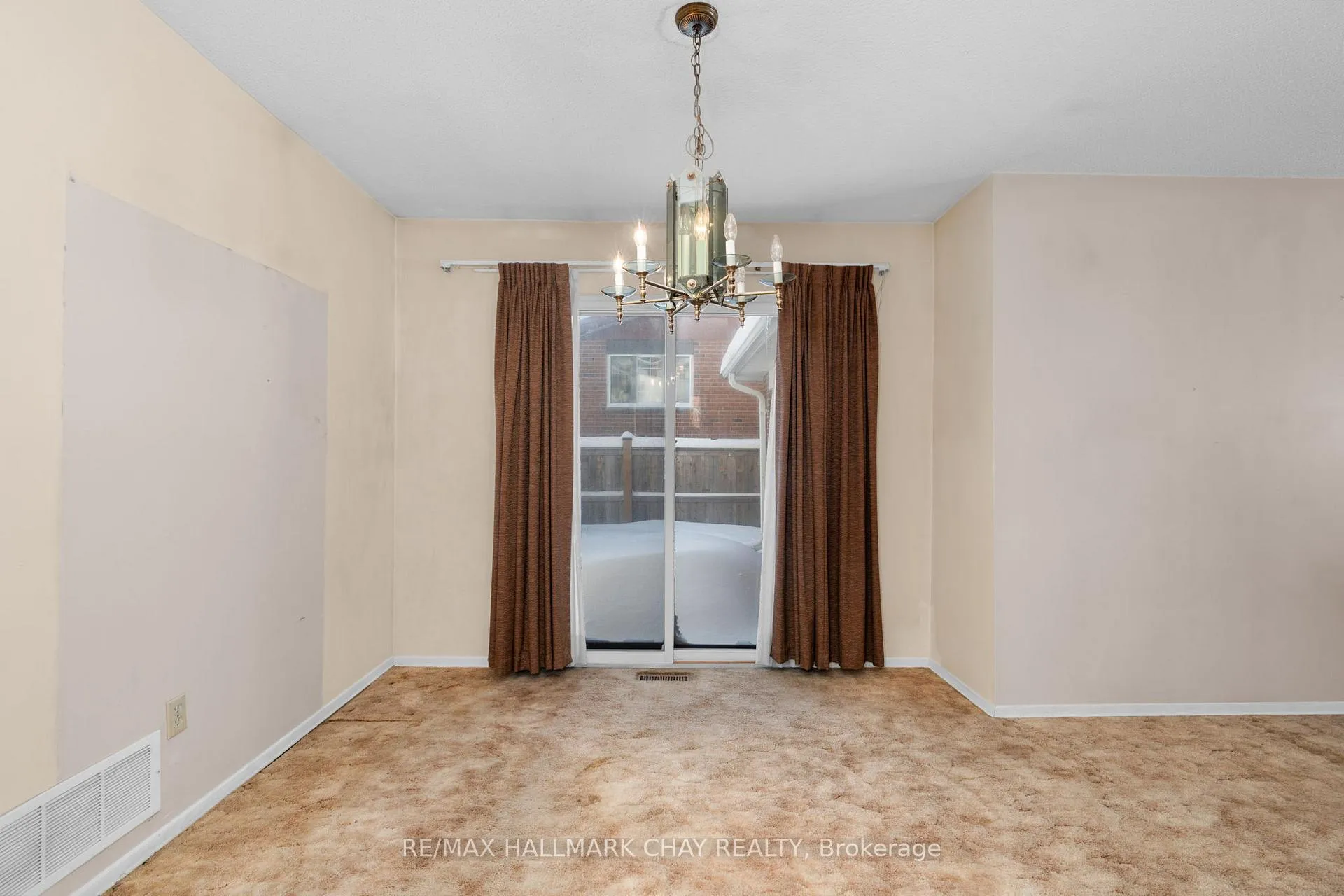 Photo 9 of 31 Springdale Drive, Barrie, Cundles East — HOMEH