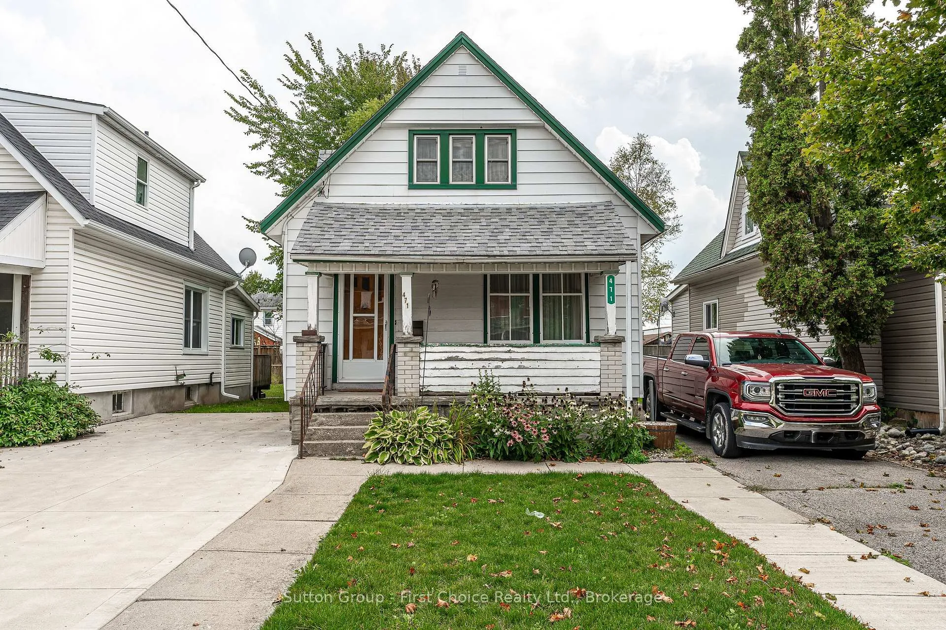 Front of 471 Albert Street
