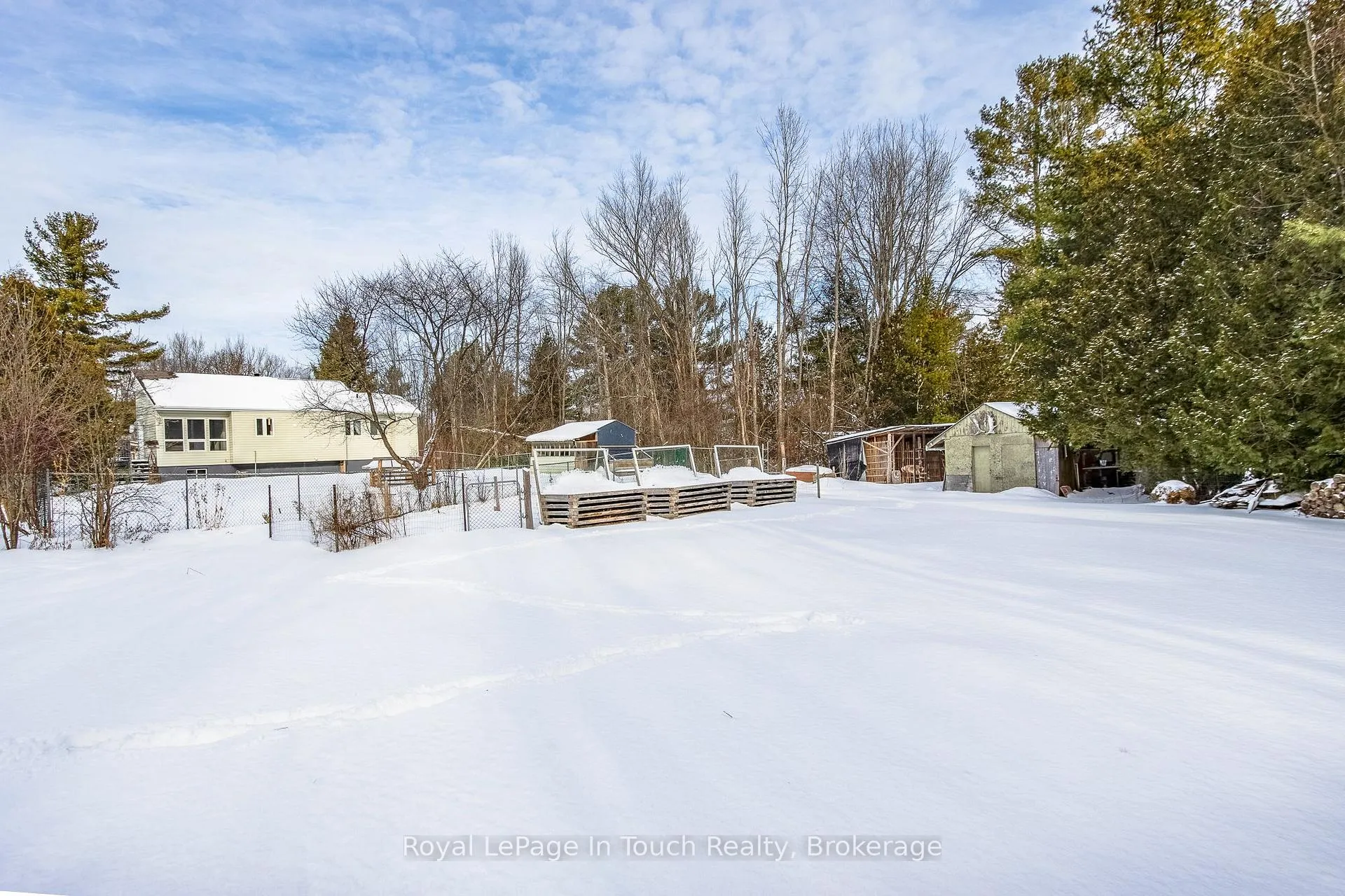Photo 6 of 9 Davis Drive, Tay, Victoria Harbour — HOMEH
