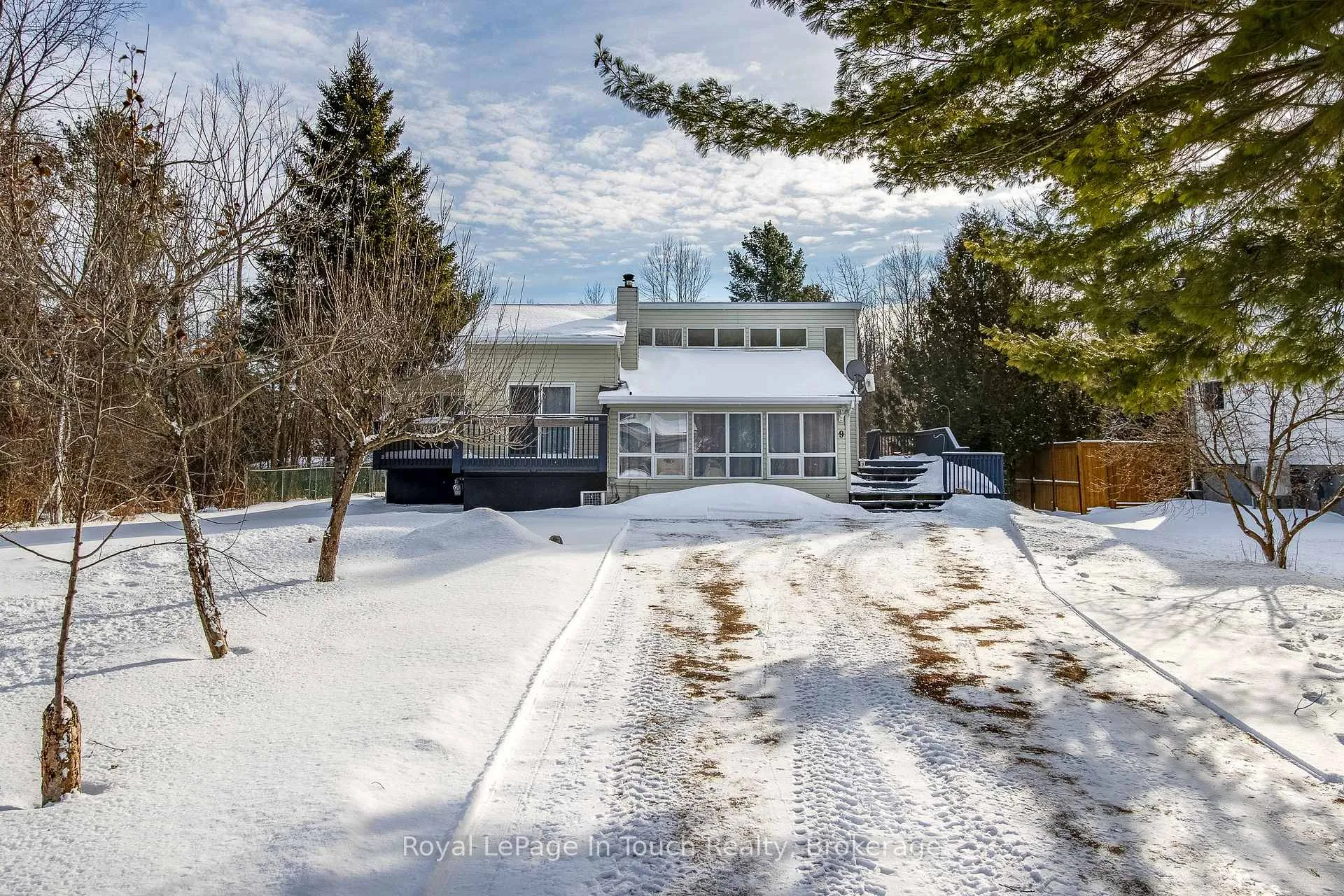 Photo 10 of 9 Davis Drive, Tay, Victoria Harbour — HOMEH
