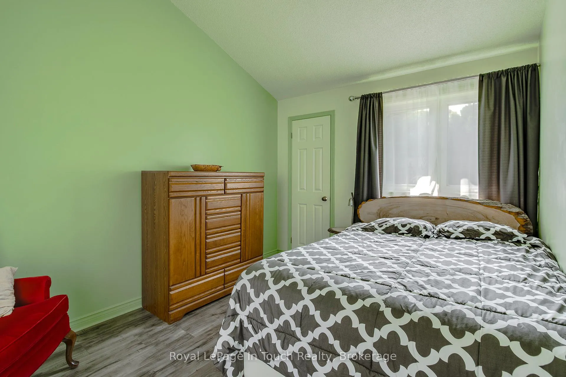 Photo 25 of 9 Davis Drive, Tay, Victoria Harbour — HOMEH
