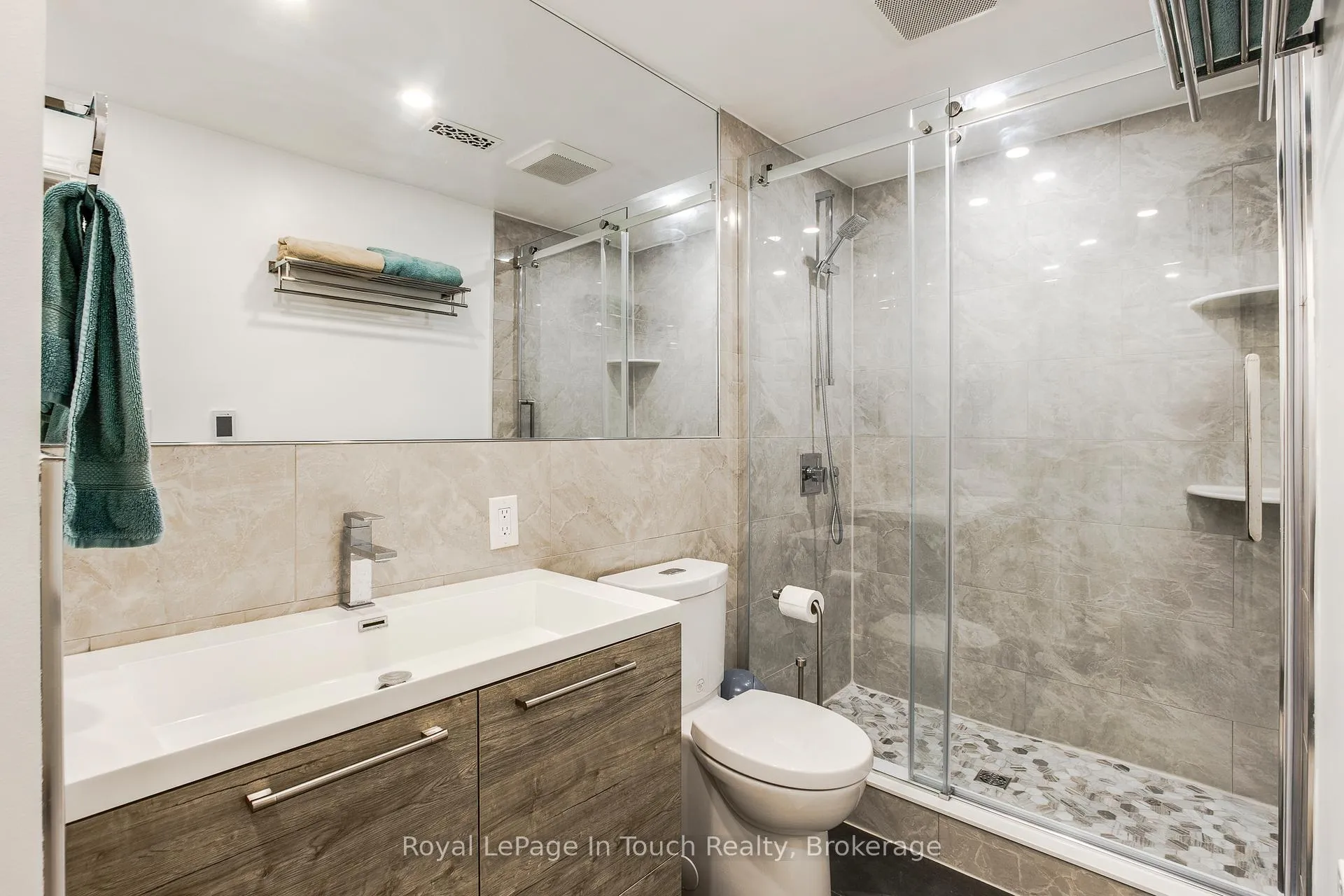 Photo 30 of 9 Davis Drive, Tay, Victoria Harbour — HOMEH