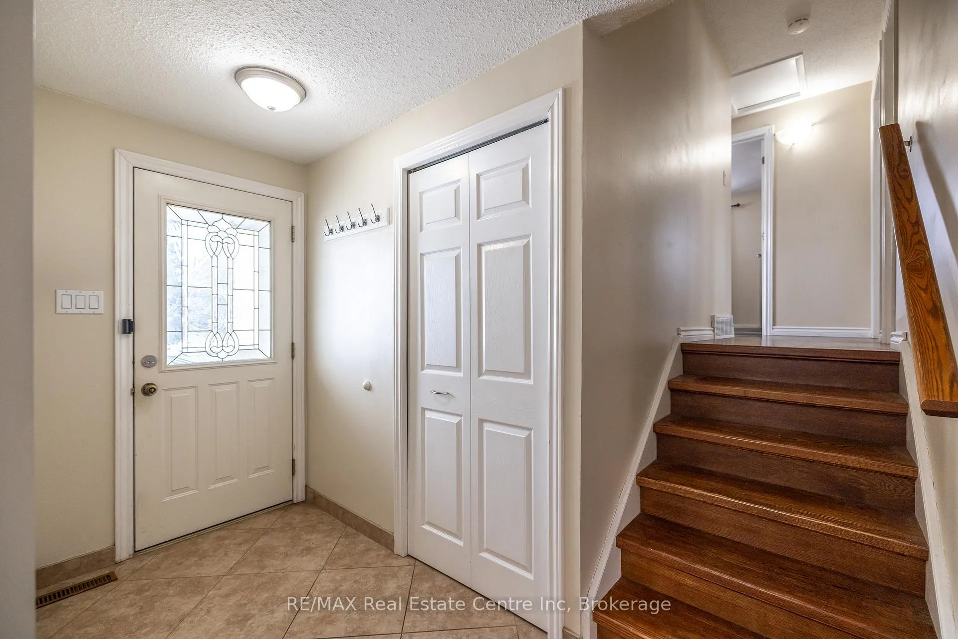 Photo 9 of 461 Strasburg Road, Kitchener, Alpine — HOMEH