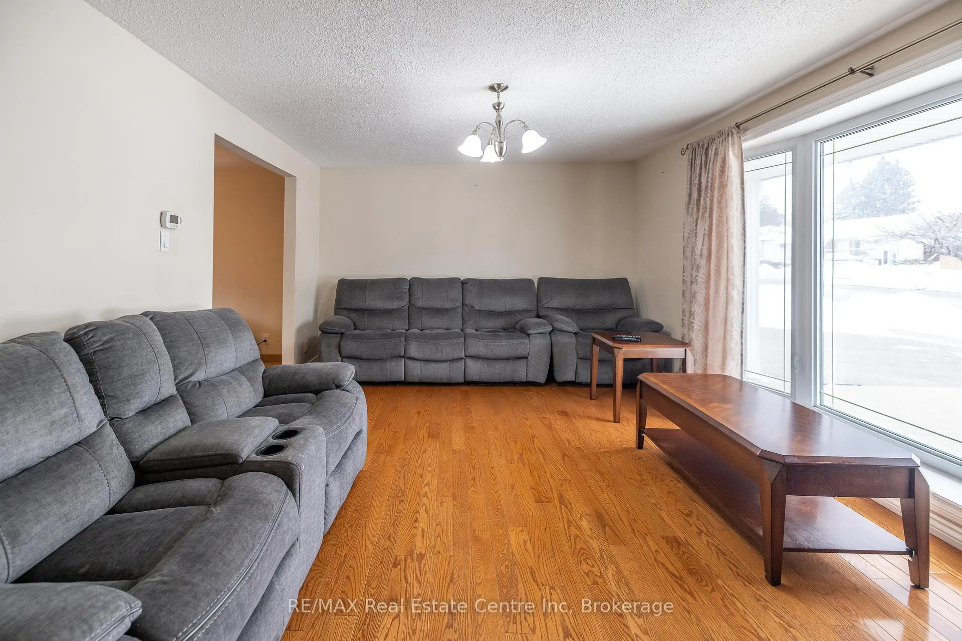 Photo 10 of 461 Strasburg Road, Kitchener, Alpine — HOMEH