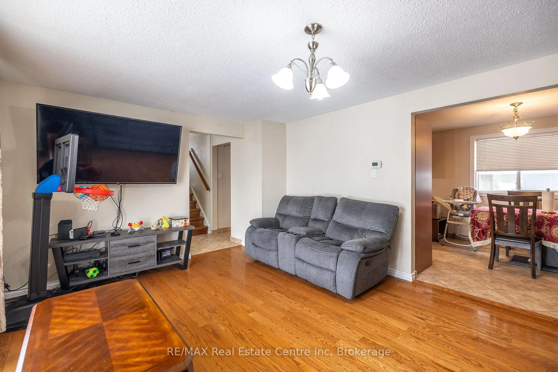 Photo 11 of 461 Strasburg Road, Kitchener, Alpine — HOMEH