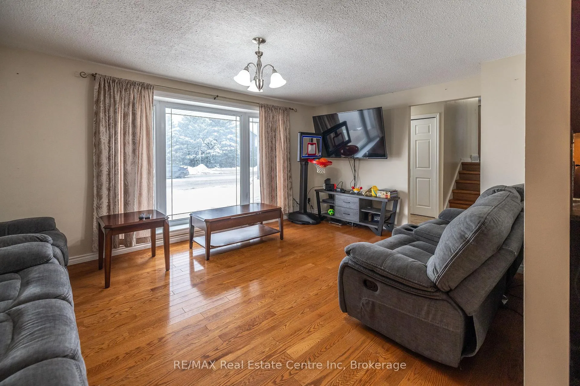 Photo 12 of 461 Strasburg Road, Kitchener, Alpine — HOMEH