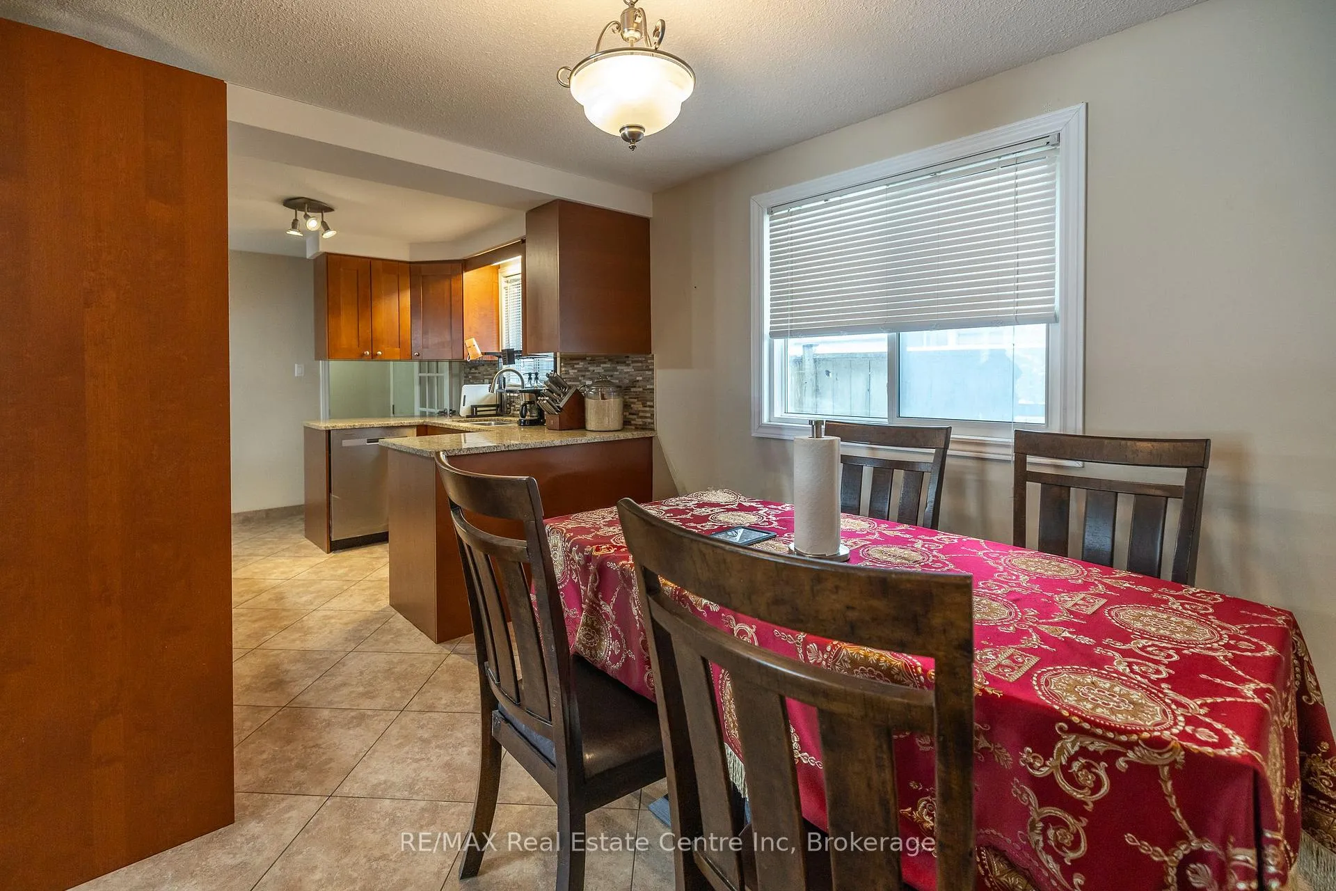 Photo 13 of 461 Strasburg Road, Kitchener, Alpine — HOMEH
