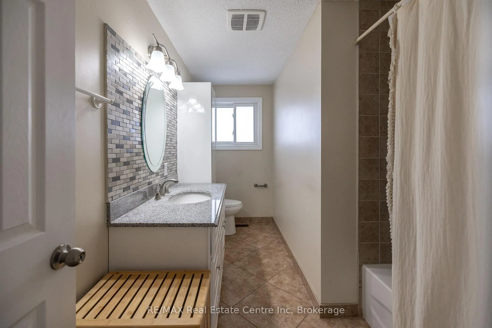 Photo 19 of 461 Strasburg Road, Kitchener, Alpine — HOMEH