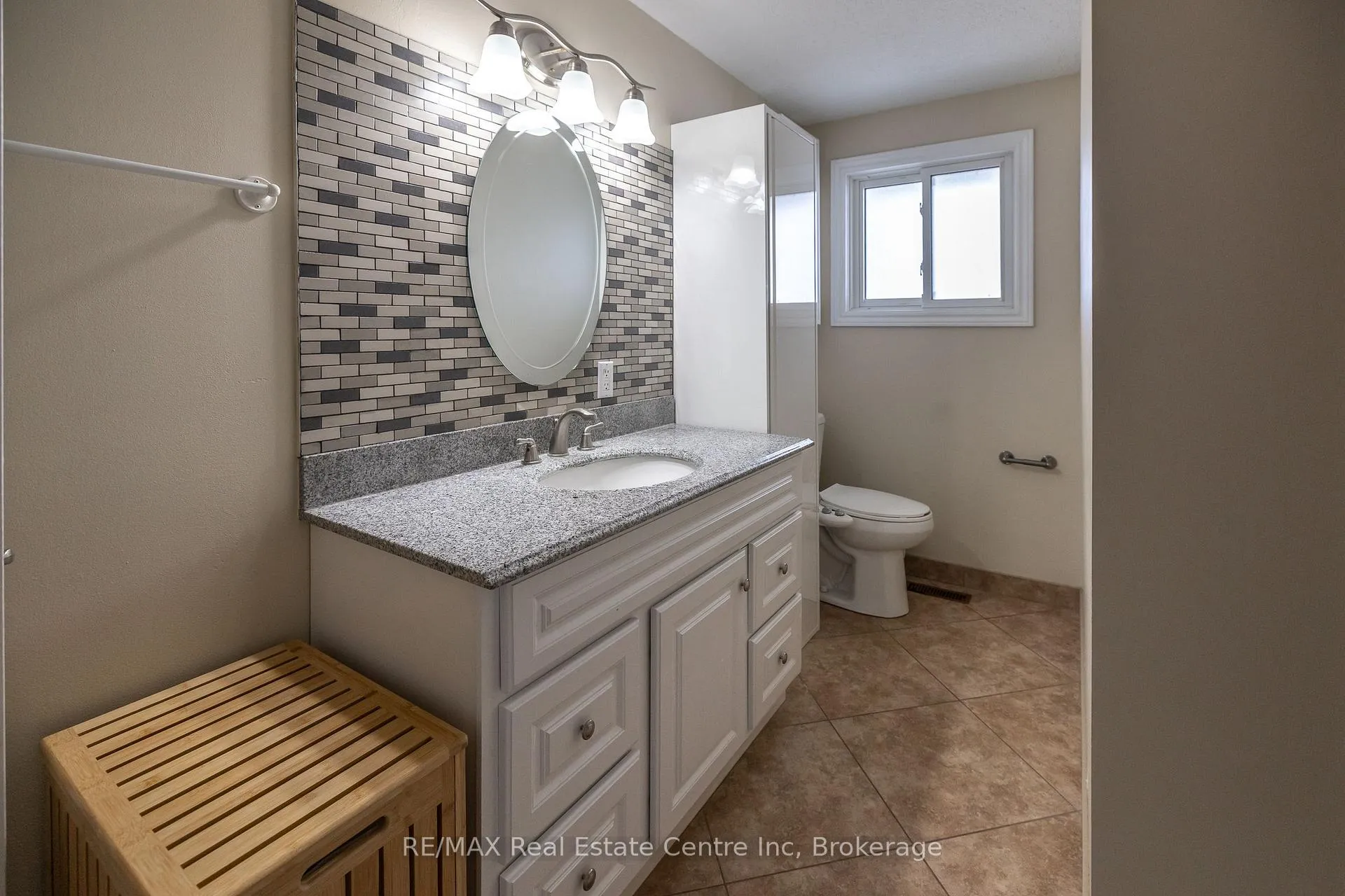 Photo 20 of 461 Strasburg Road, Kitchener, Alpine — HOMEH