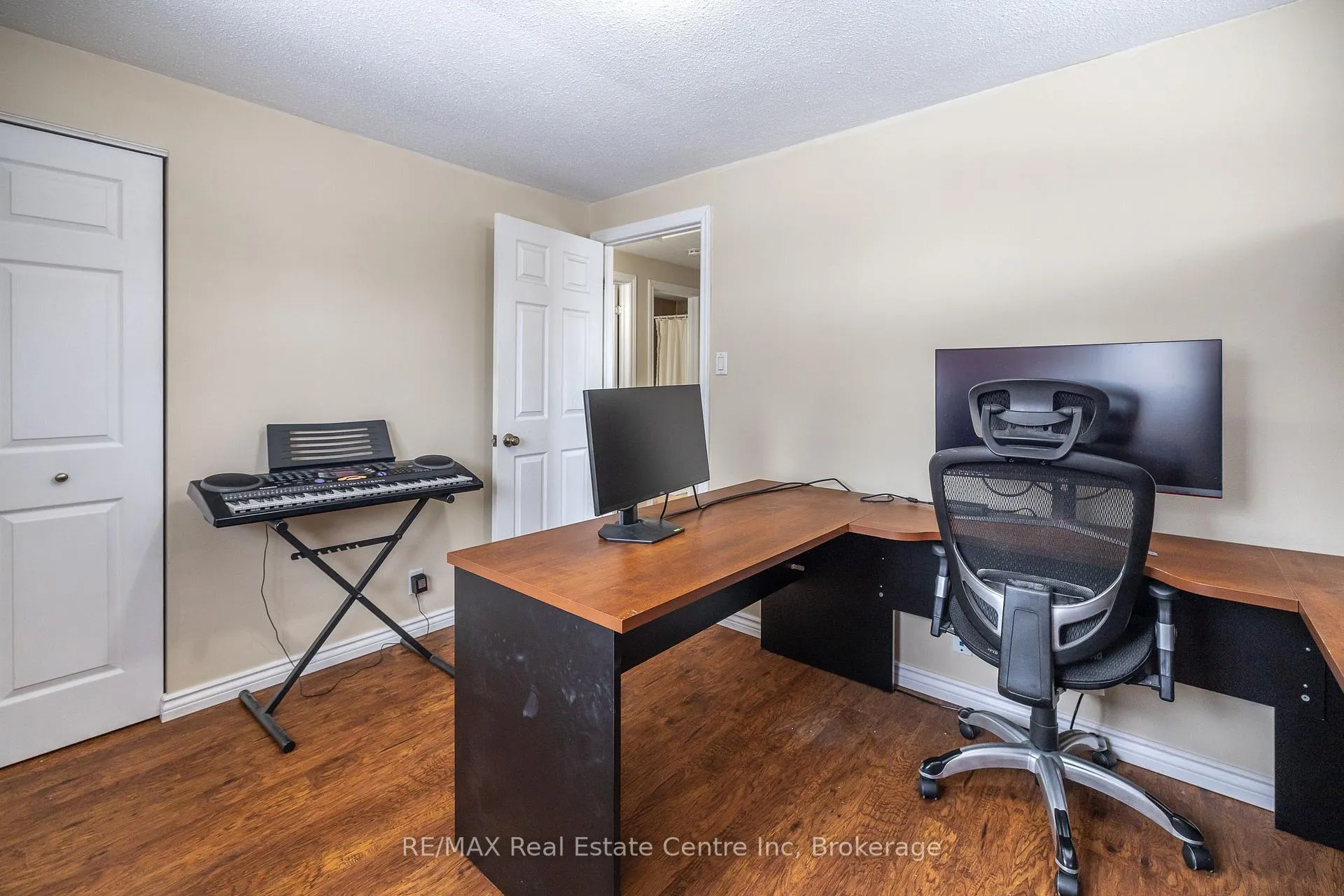 Photo 26 of 461 Strasburg Road, Kitchener, Alpine — HOMEH