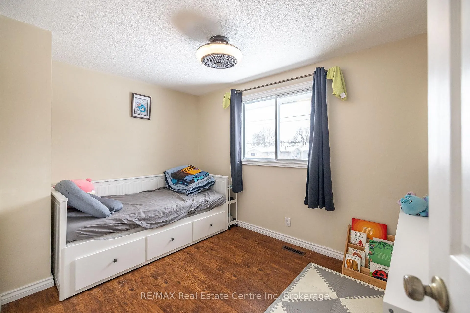 Photo 27 of 461 Strasburg Road, Kitchener, Alpine — HOMEH