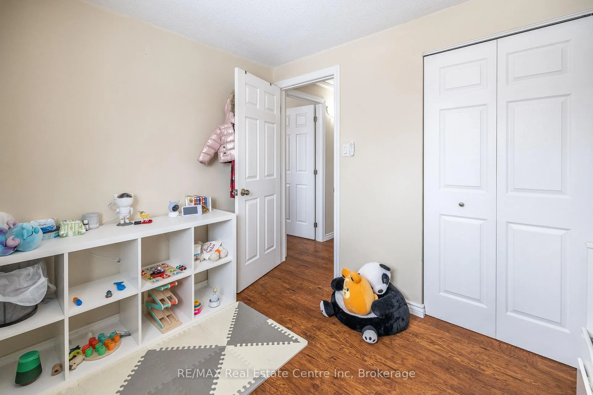 Photo 29 of 461 Strasburg Road, Kitchener, Alpine — HOMEH