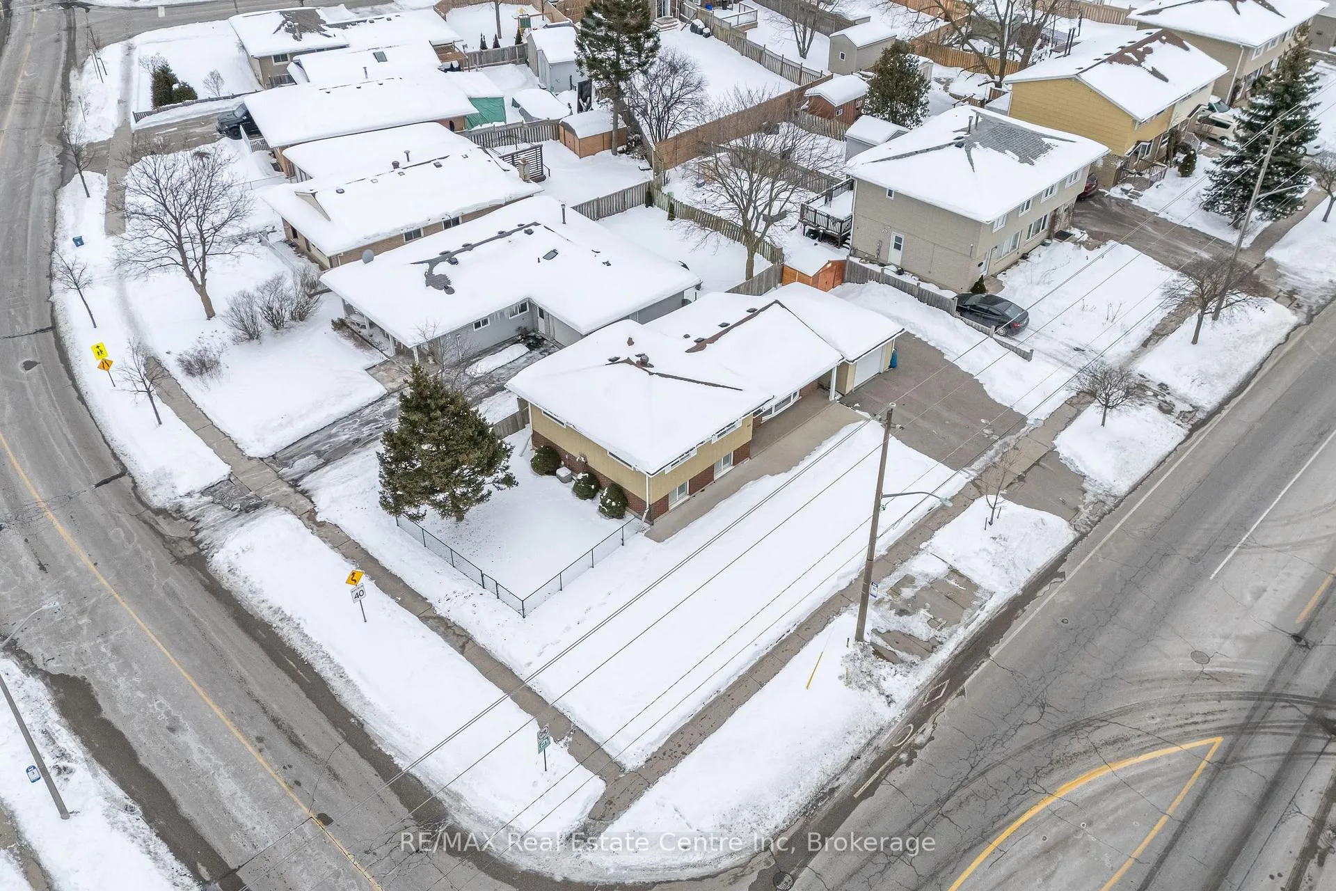 Photo 39 of 461 Strasburg Road, Kitchener, Alpine — HOMEH