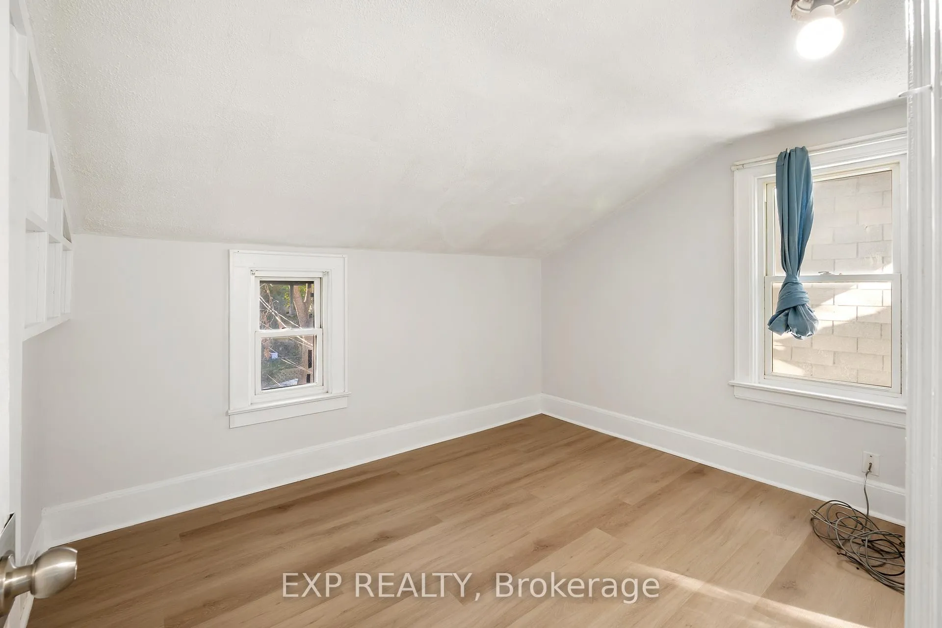 Photo 6 of 467 Grove Avenue, Windsor — HOMEH