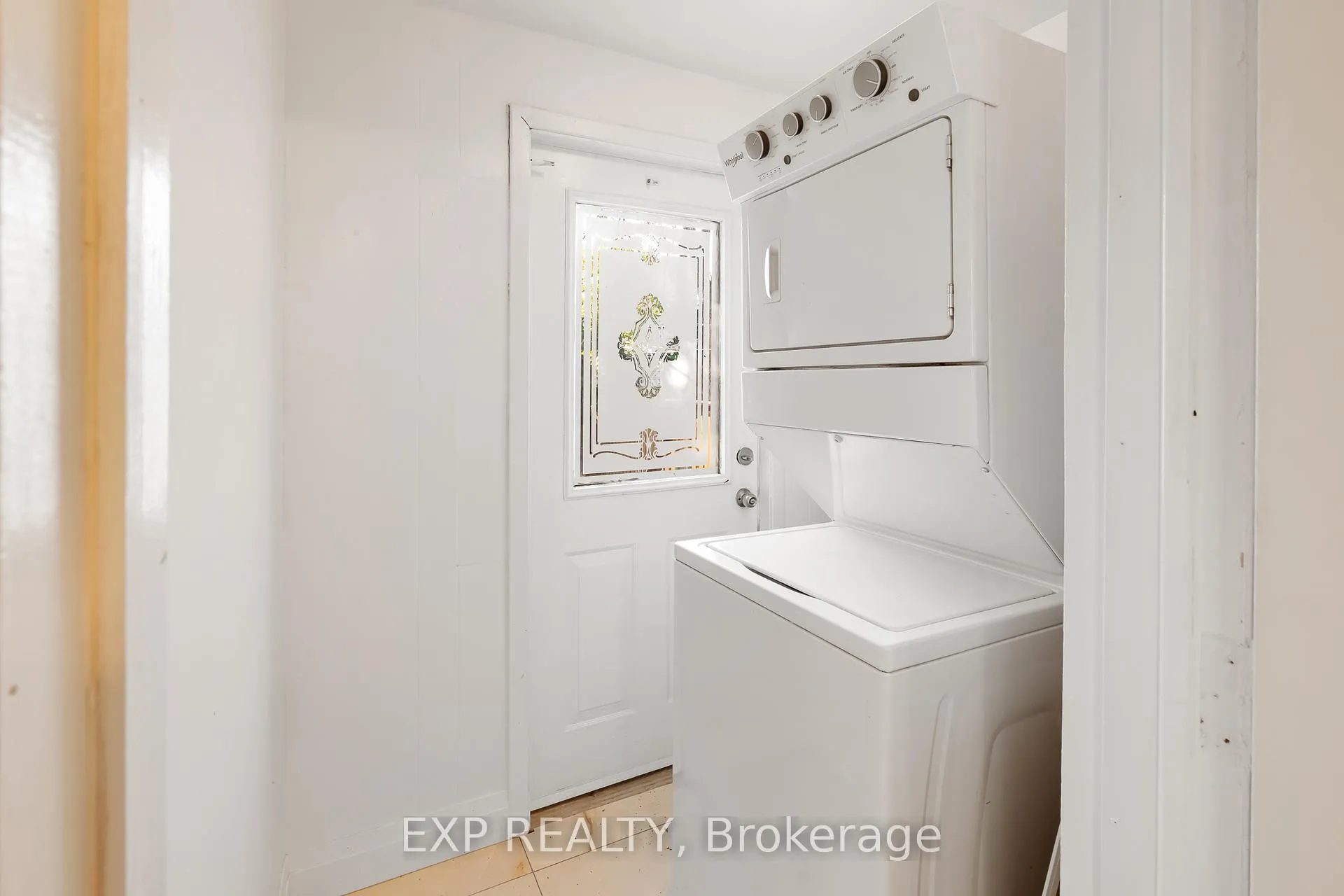 Photo 23 of 467 Grove Avenue, Windsor — HOMEH