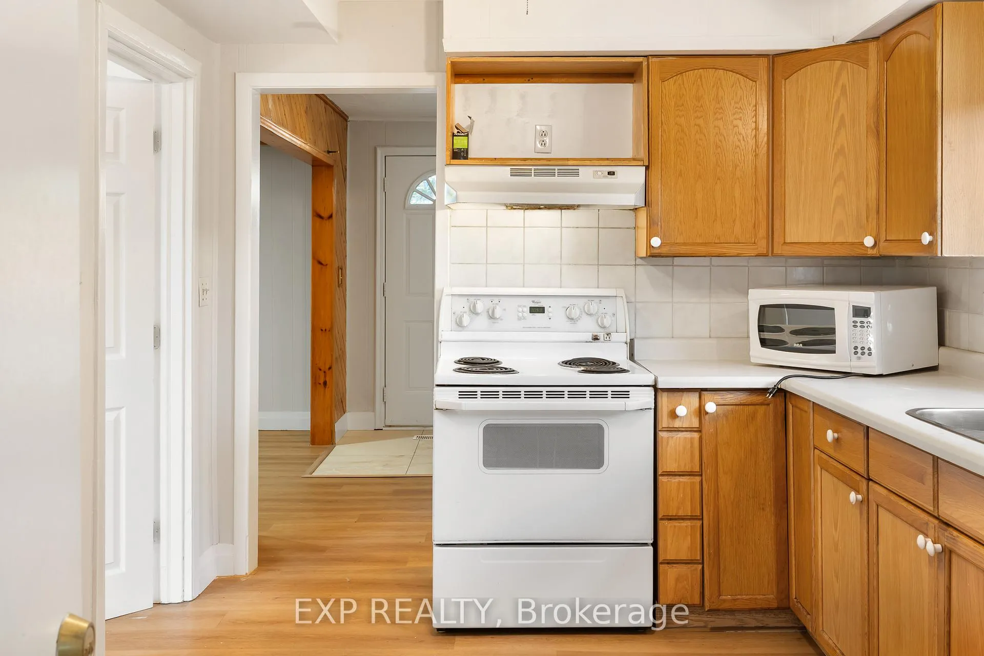 Photo 24 of 467 Grove Avenue, Windsor — HOMEH