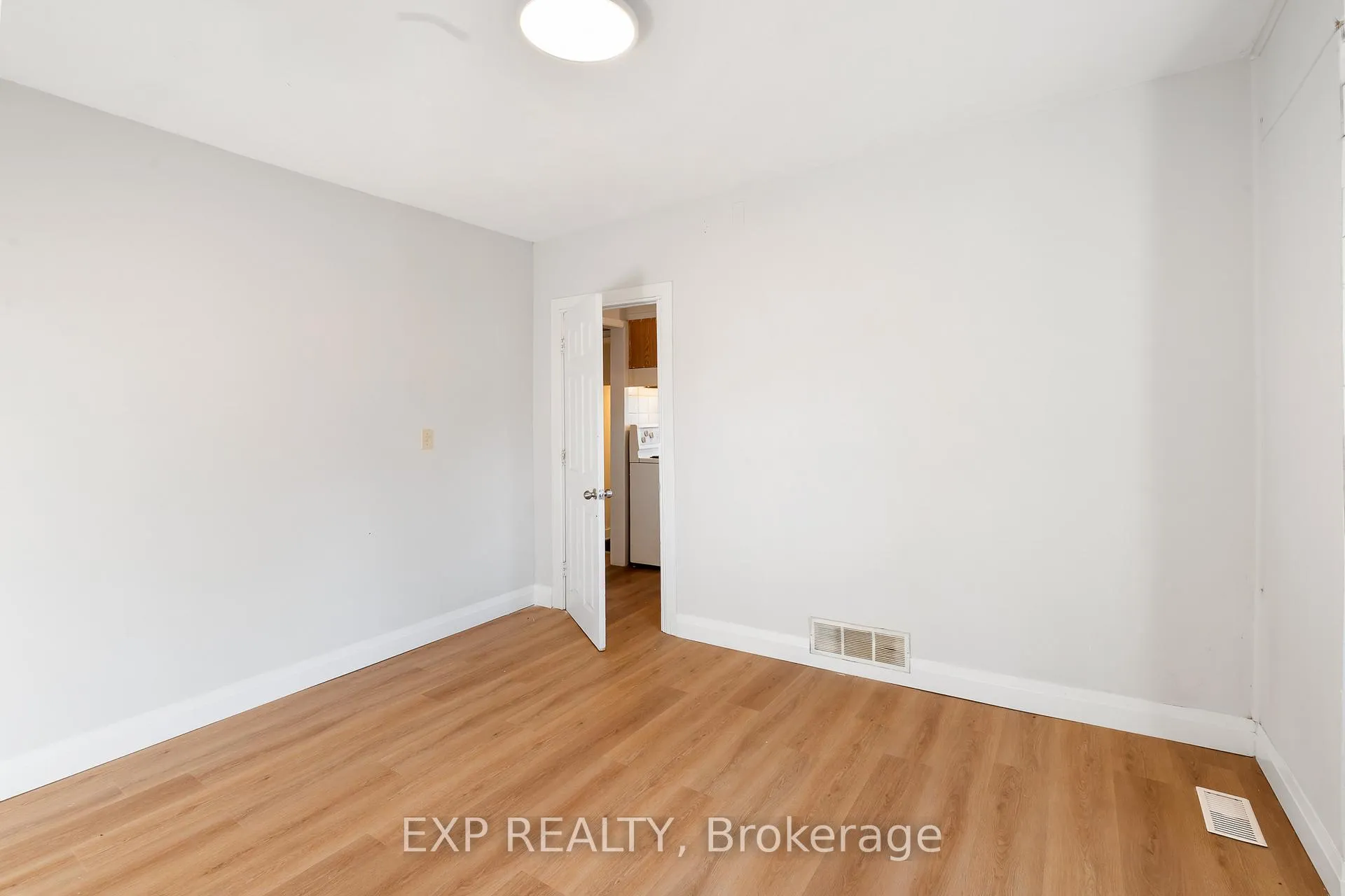 Photo 26 of 467 Grove Avenue, Windsor — HOMEH
