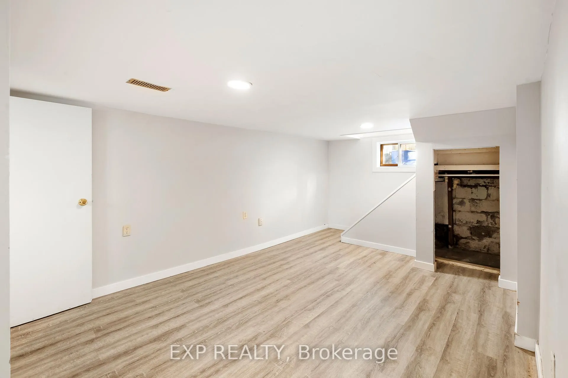 Photo 31 of 467 Grove Avenue, Windsor — HOMEH