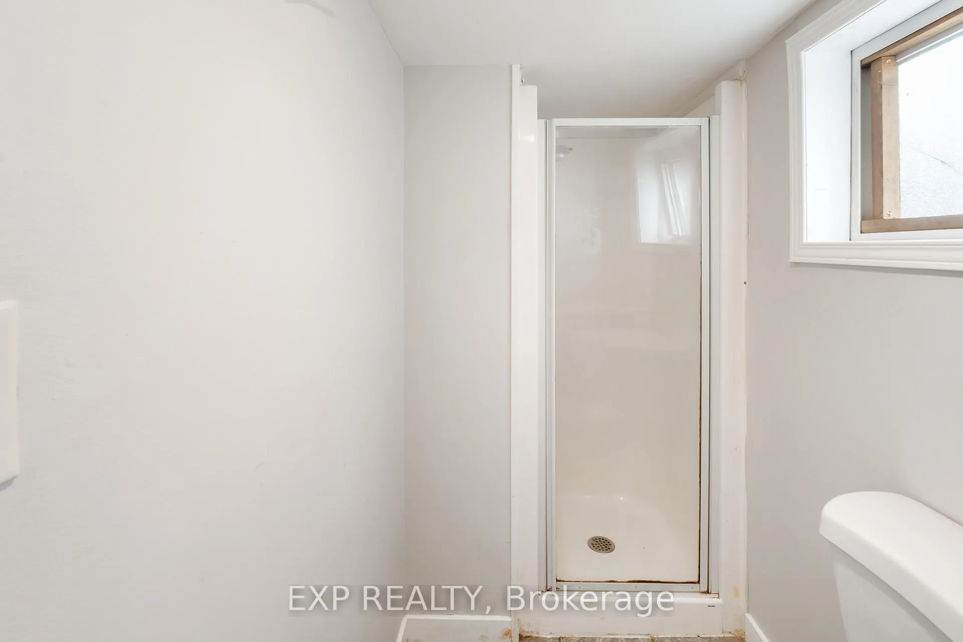 Photo 33 of 467 Grove Avenue, Windsor — HOMEH