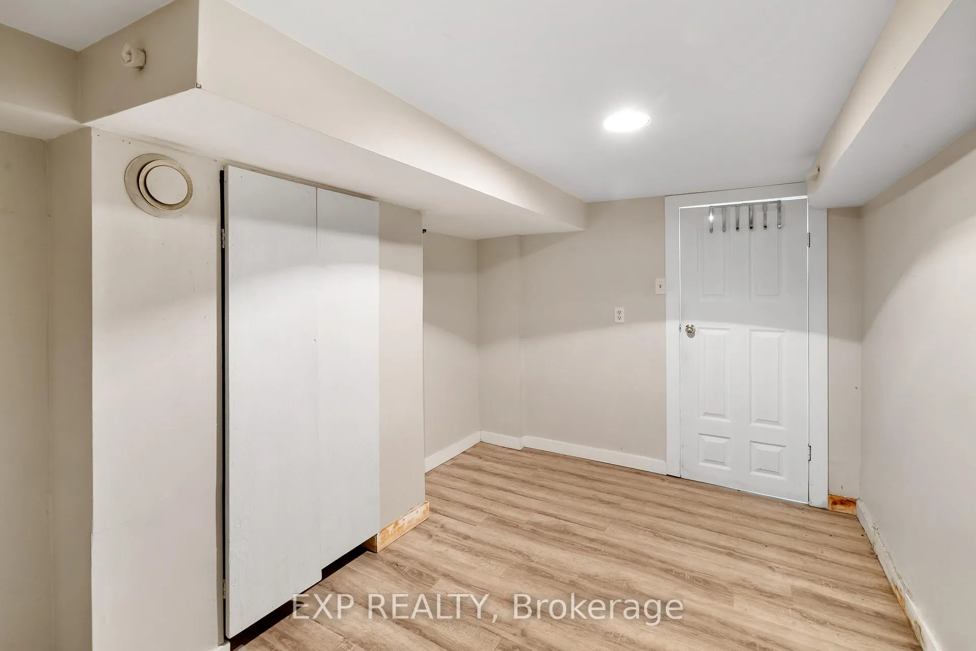 Photo 35 of 467 Grove Avenue, Windsor — HOMEH