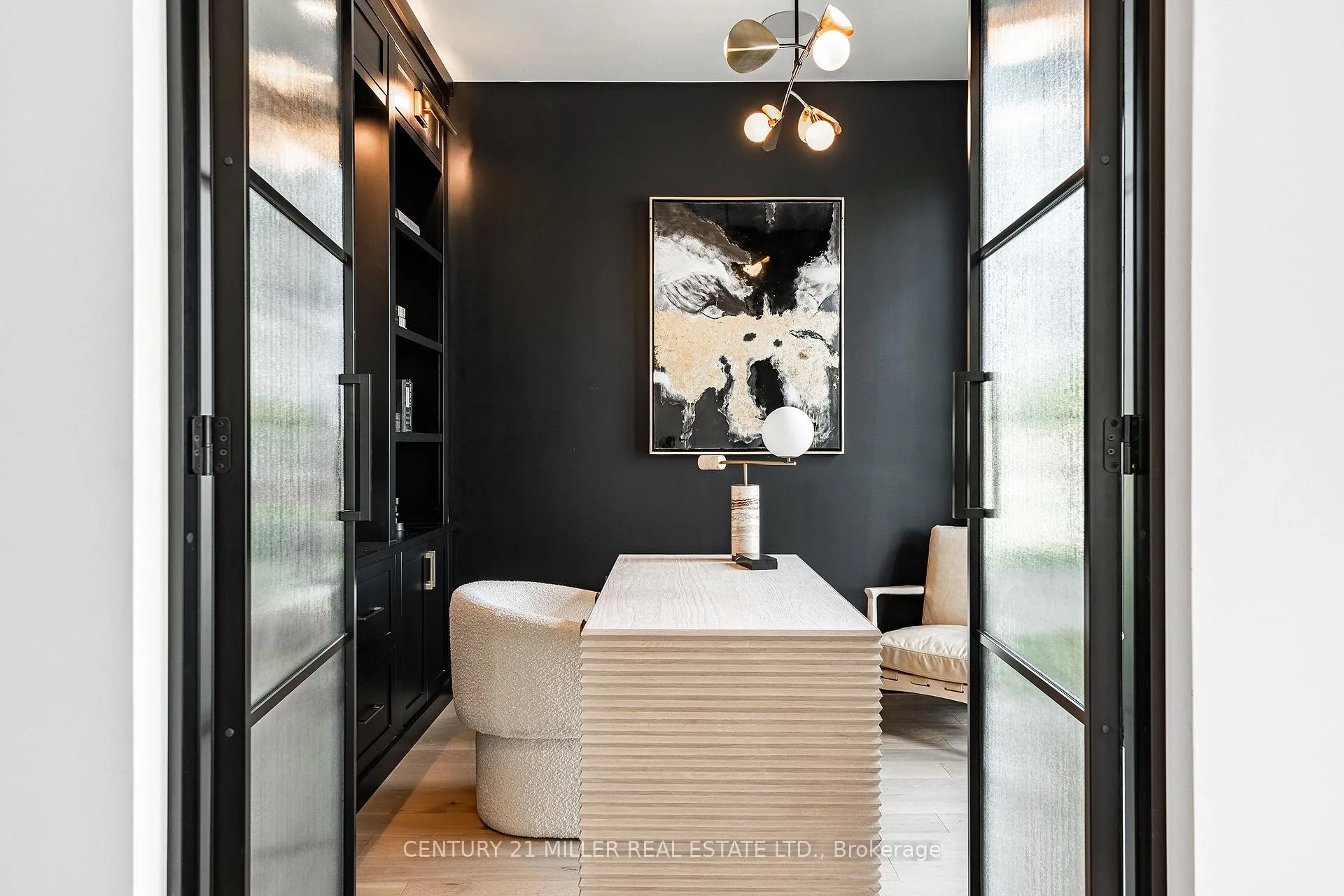 Photo 4 of 331 Macdonald Road, Oakville, Old Oakville — HOMEH