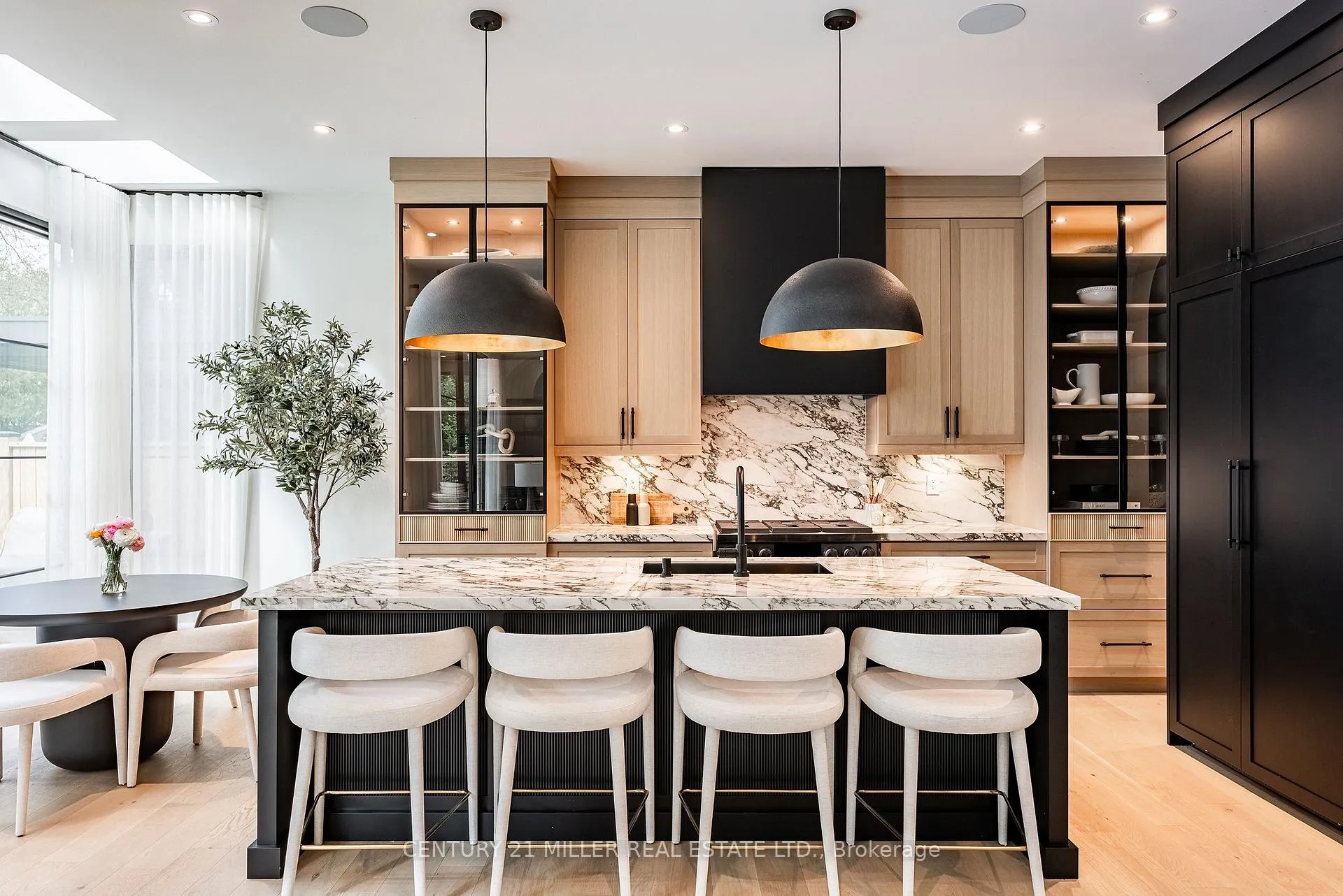 Photo 7 of 331 Macdonald Road, Oakville, Old Oakville — HOMEH