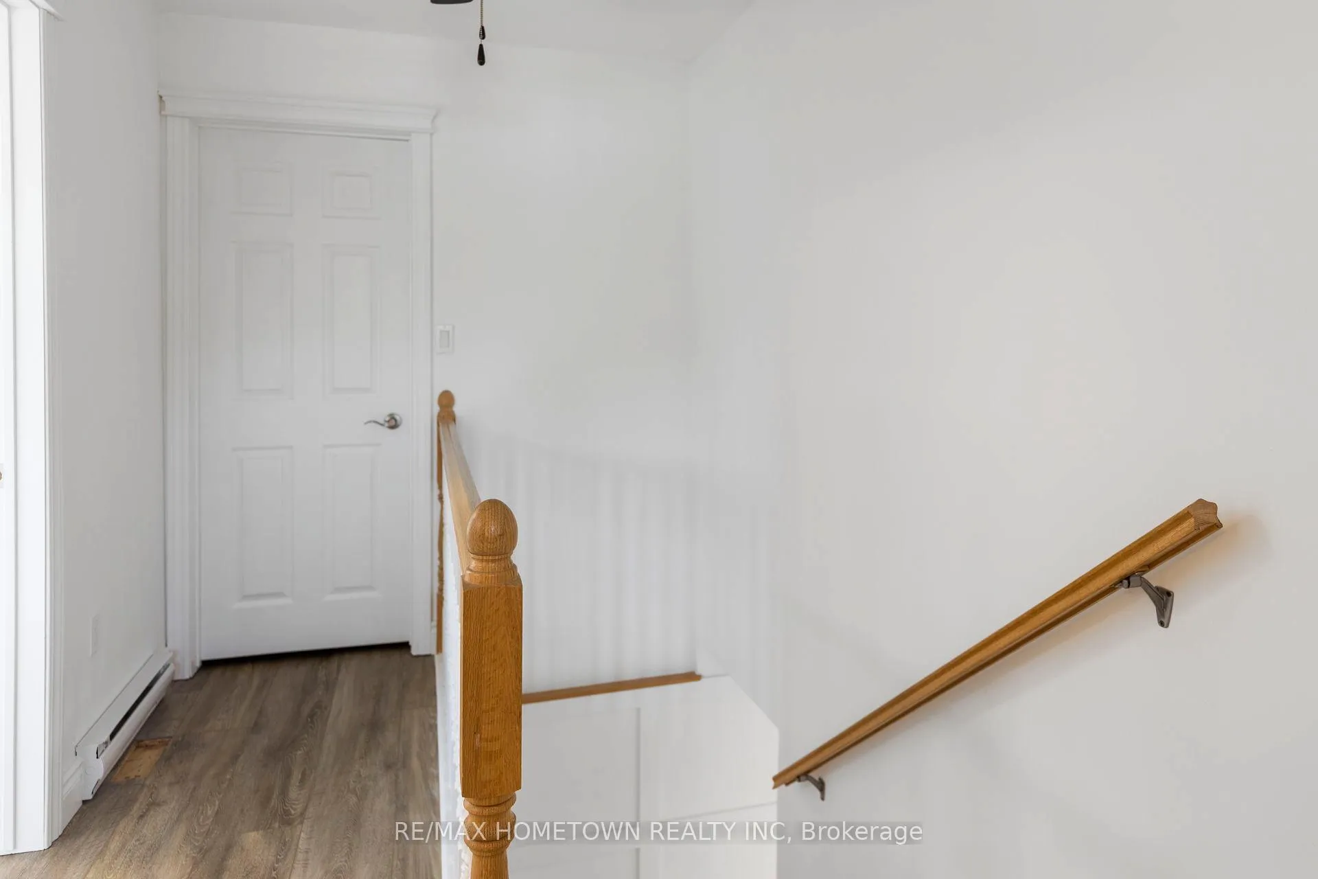Photo 25 of 49 Fairway Crescent, Brockville — HOMEH