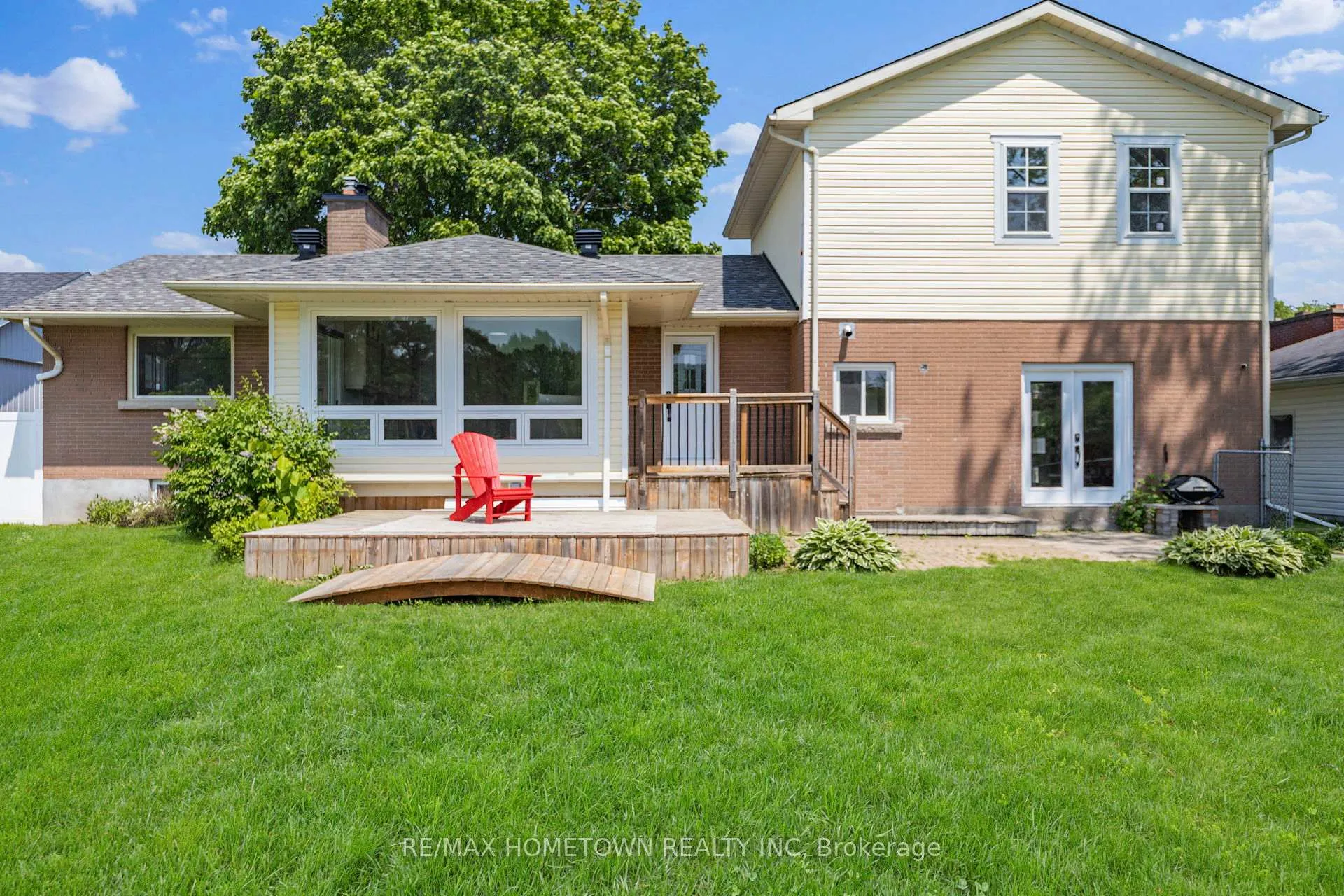 Photo 42 of 49 Fairway Crescent, Brockville — HOMEH