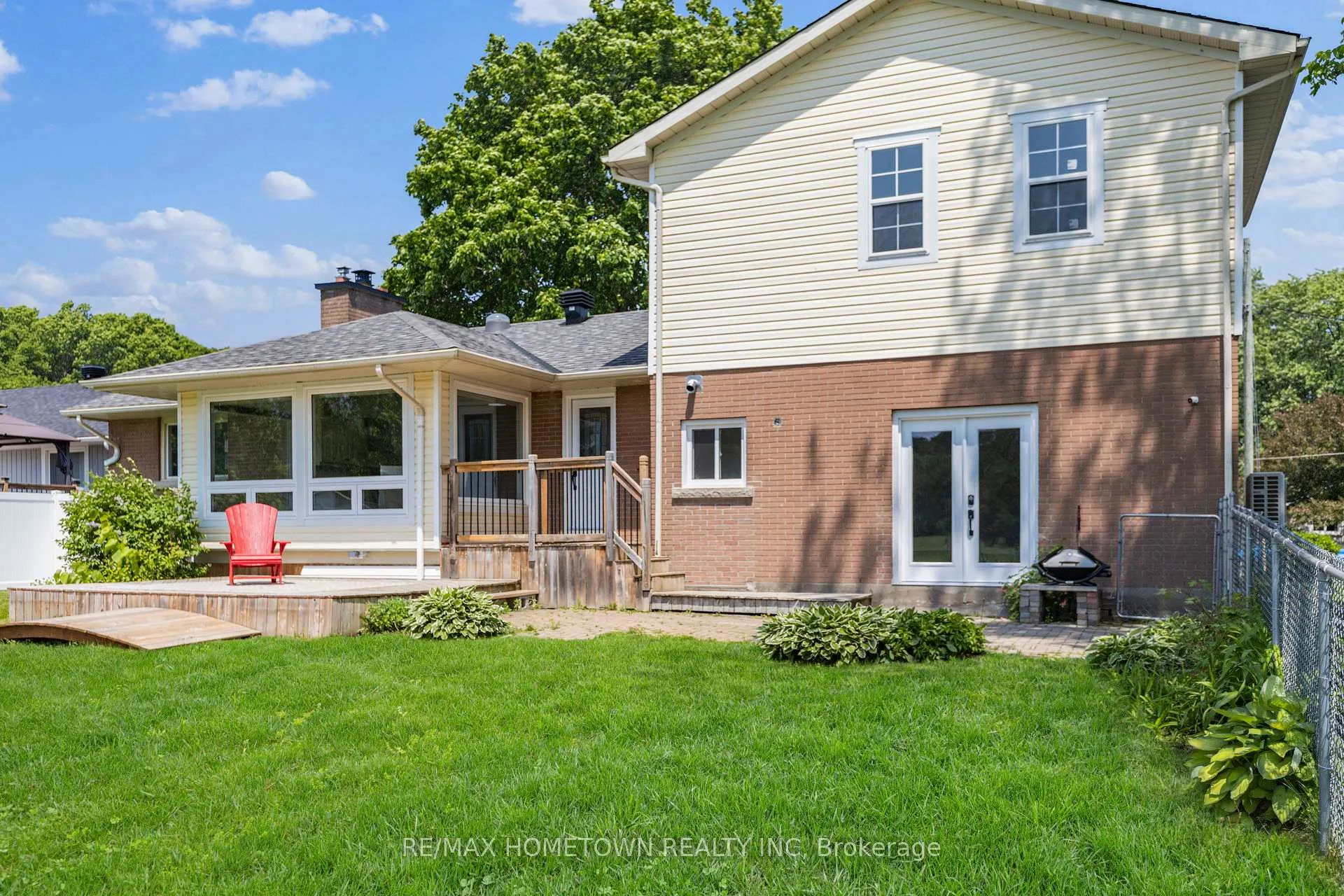 Photo 44 of 49 Fairway Crescent, Brockville — HOMEH