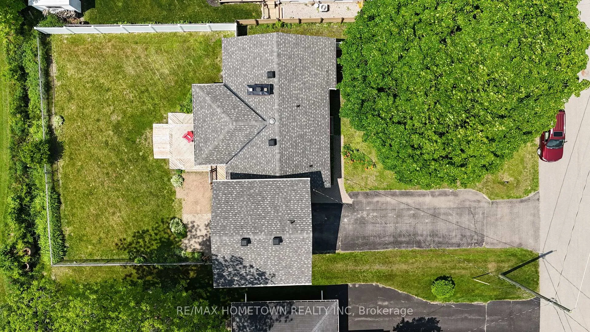 Photo 47 of 49 Fairway Crescent, Brockville — HOMEH