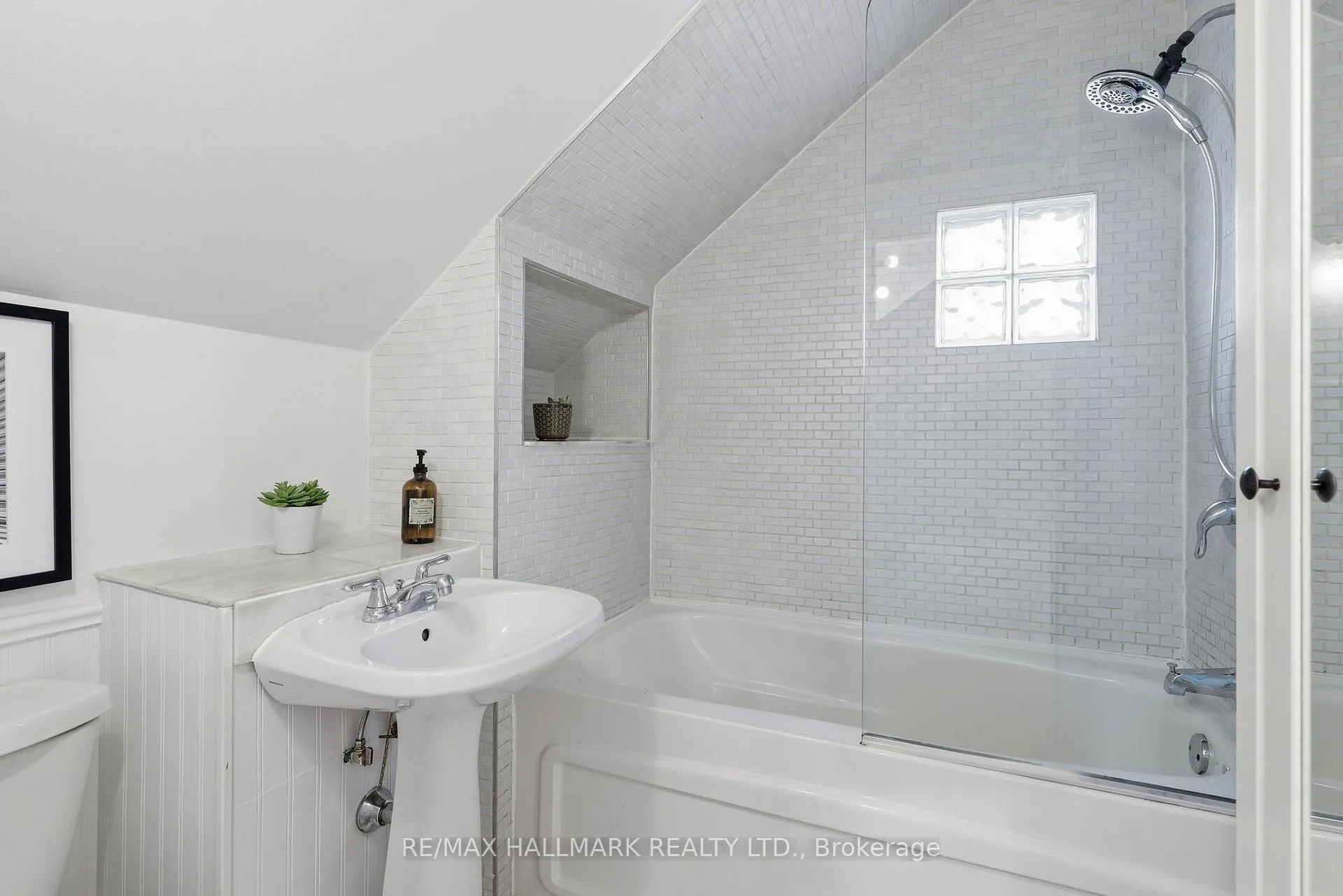 Photo 32 of 93 Dixon Avenue, Toronto, The Beaches — HOMEH