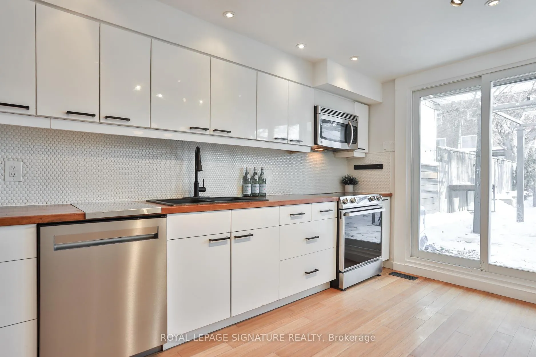 Photo 17 of 37 Rhodes Avenue, Toronto, Greenwood-Coxwell — HOMEH