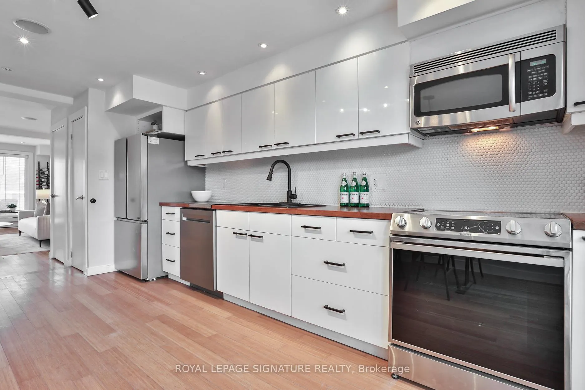 Photo 19 of 37 Rhodes Avenue, Toronto, Greenwood-Coxwell — HOMEH