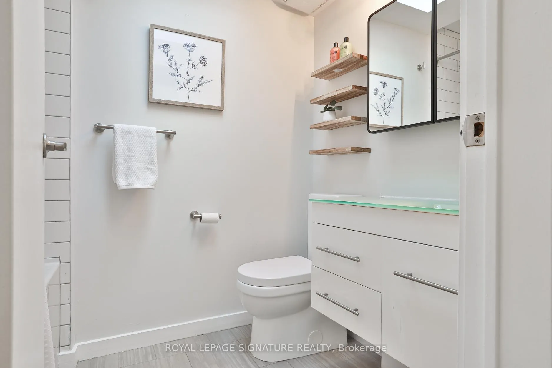 Photo 33 of 37 Rhodes Avenue, Toronto, Greenwood-Coxwell — HOMEH