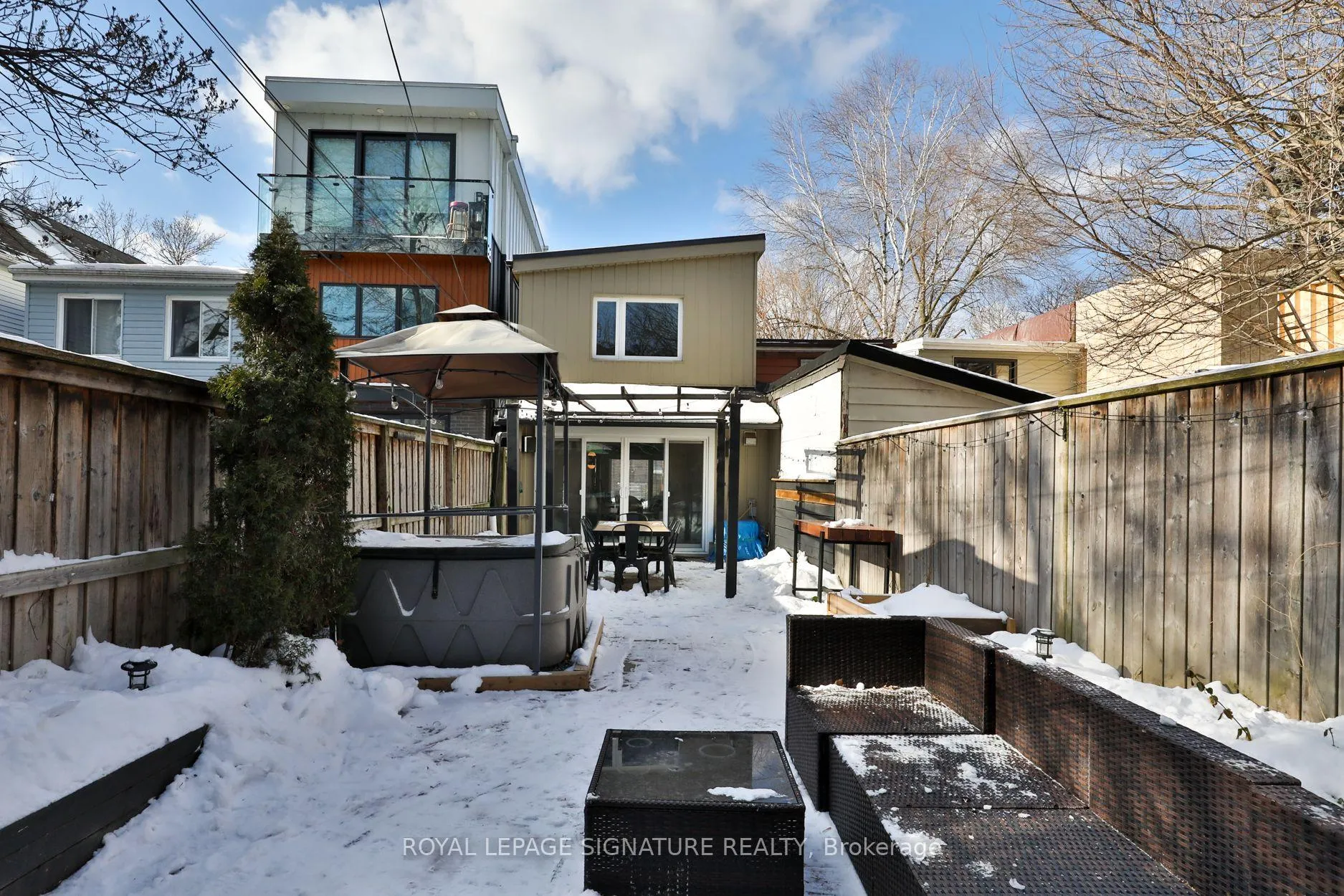 Photo 35 of 37 Rhodes Avenue, Toronto, Greenwood-Coxwell — HOMEH