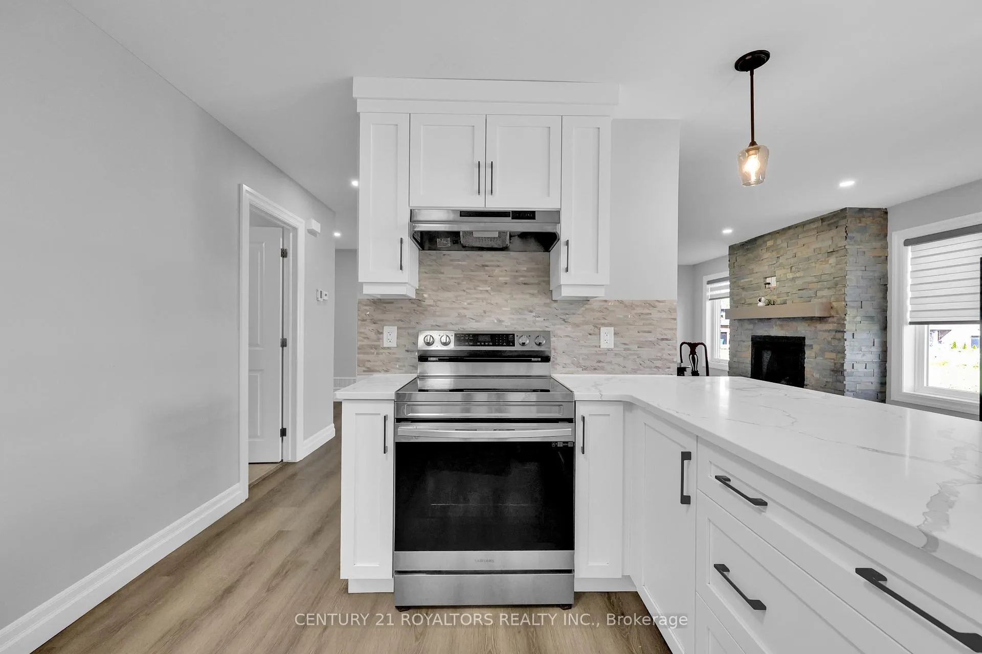 Photo 10 of 98 Warwick Drive, Chatham-Kent, Chatham — HOMEH