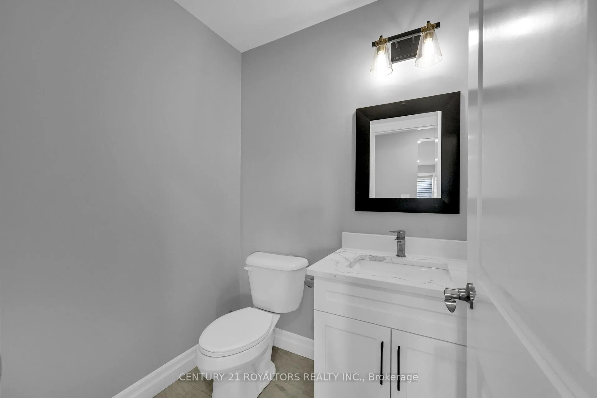Photo 12 of 98 Warwick Drive, Chatham-Kent, Chatham — HOMEH
