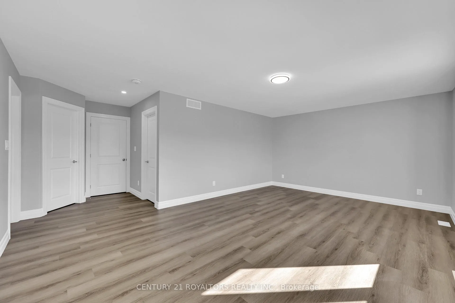 Photo 17 of 98 Warwick Drive, Chatham-Kent, Chatham — HOMEH