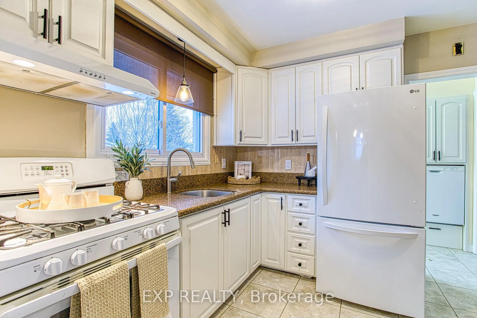 Photo 12 of 111 Leitch Drive, Grimsby, Grimsby East — HOMEH