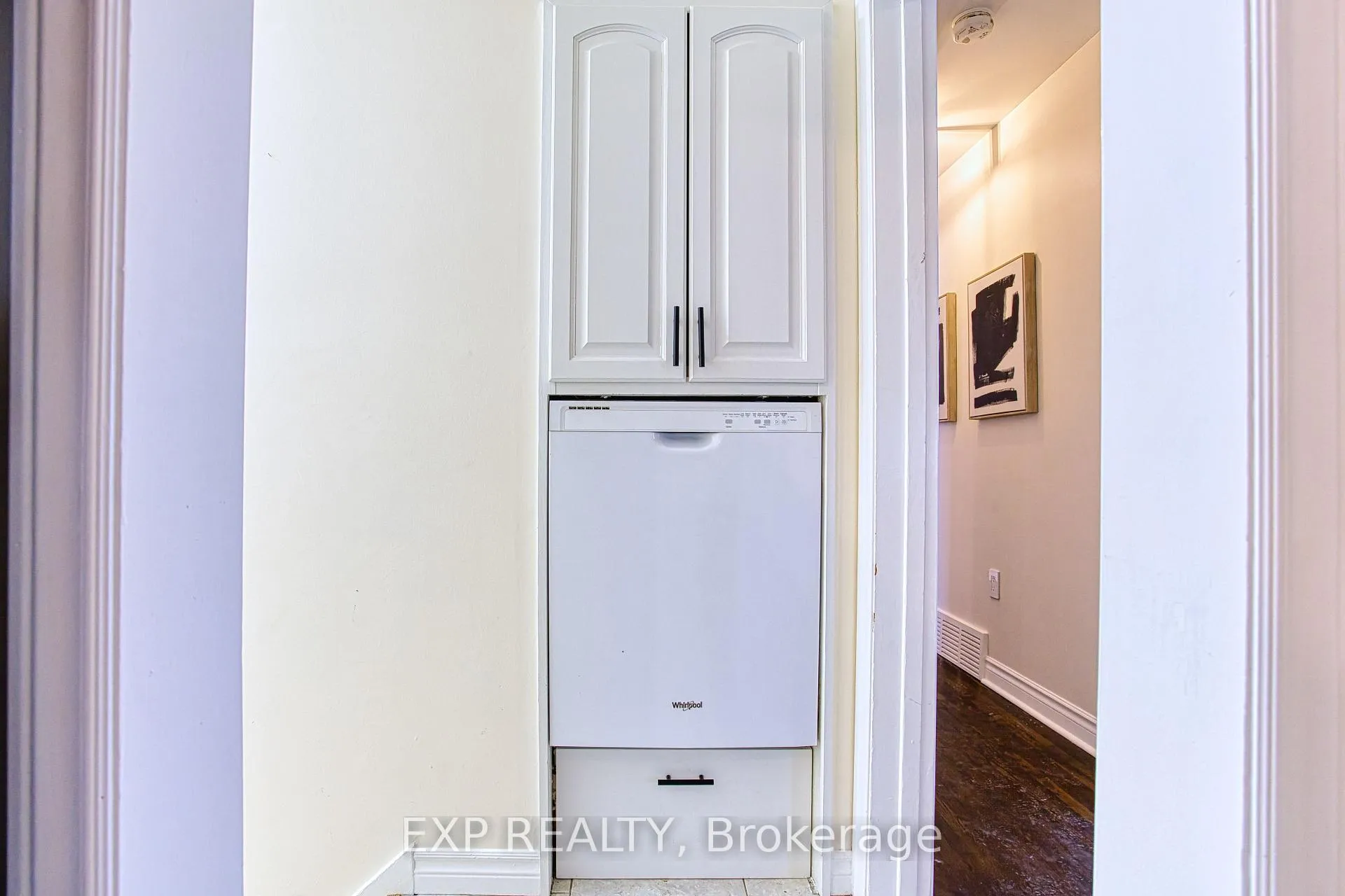 Photo 16 of 111 Leitch Drive, Grimsby, Grimsby East — HOMEH
