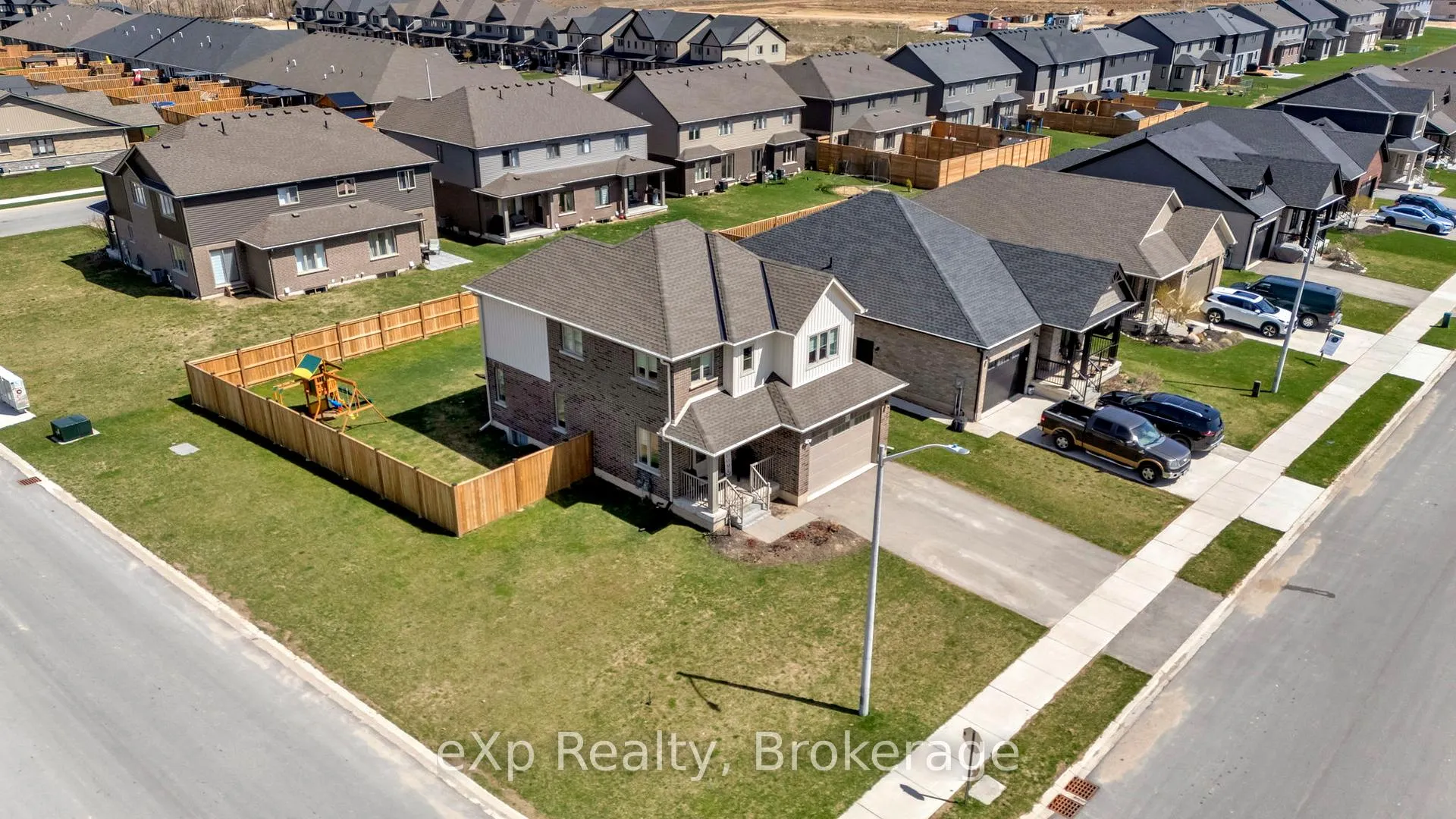 Photo 4 of 100 Emerson Way, West Grey — HOMEH