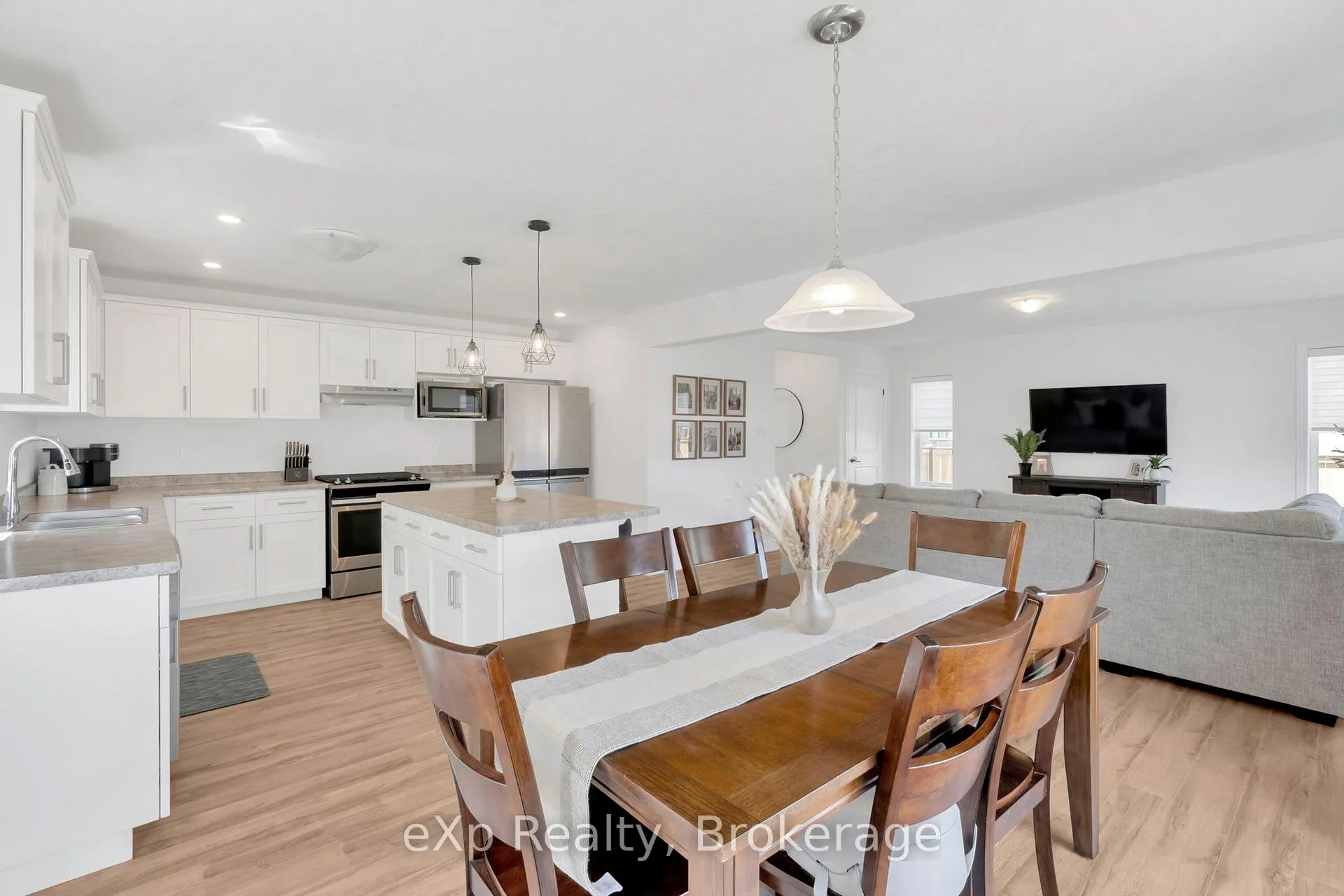 Photo 17 of 100 Emerson Way, West Grey — HOMEH