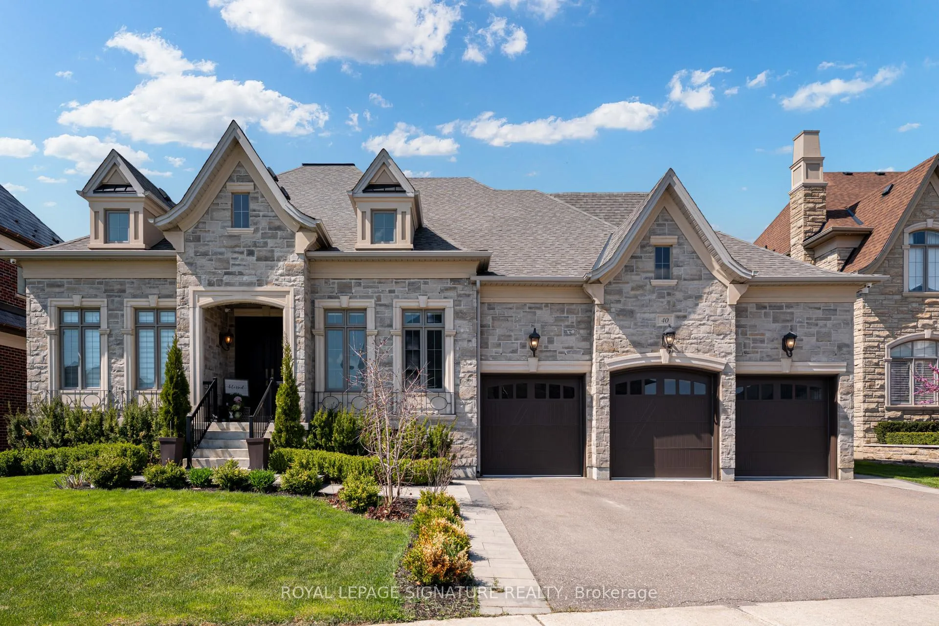 Photo 1 of 40 James Stokes Court, King, King City — HOMEH