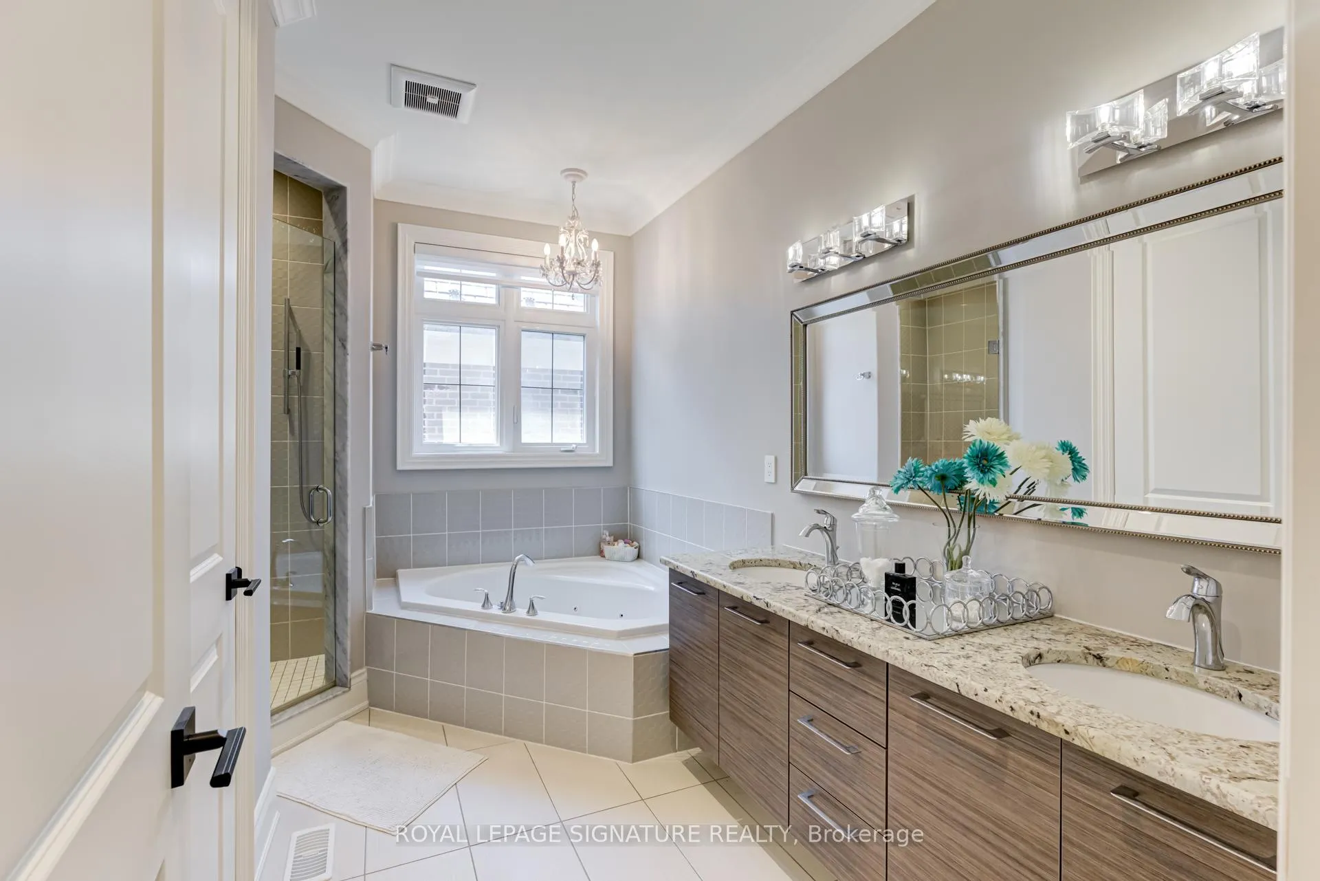 Photo 20 of 40 James Stokes Court, King, King City — HOMEH