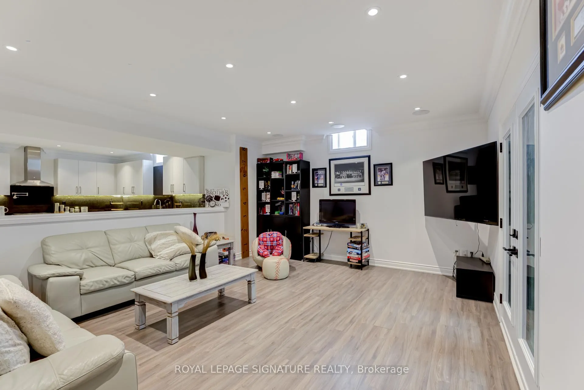 Photo 35 of 40 James Stokes Court, King, King City — HOMEH