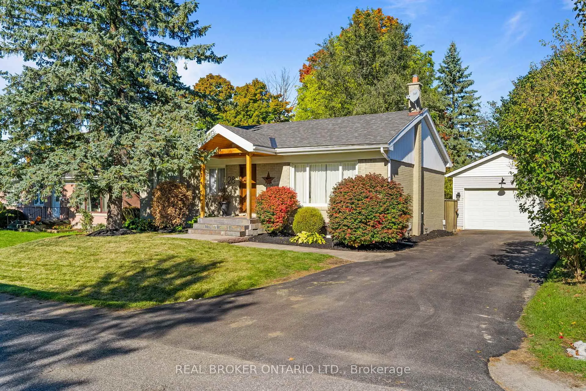 Photo 1 of 28 George Street, New Tecumseth, Alliston — HOMEH