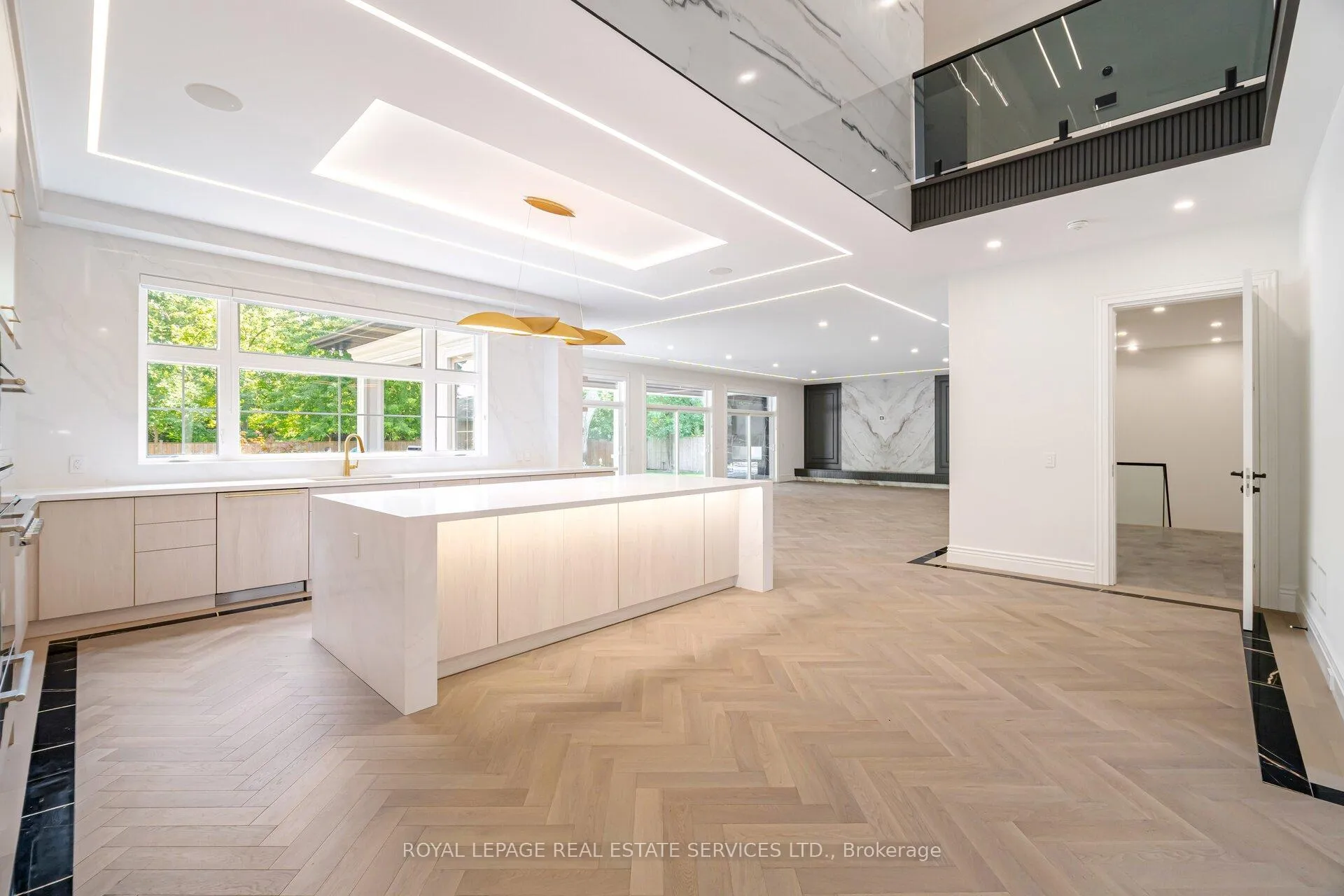 Photo 10 of 2014 Lakeshore Road W, Oakville, Bronte — HOMEH