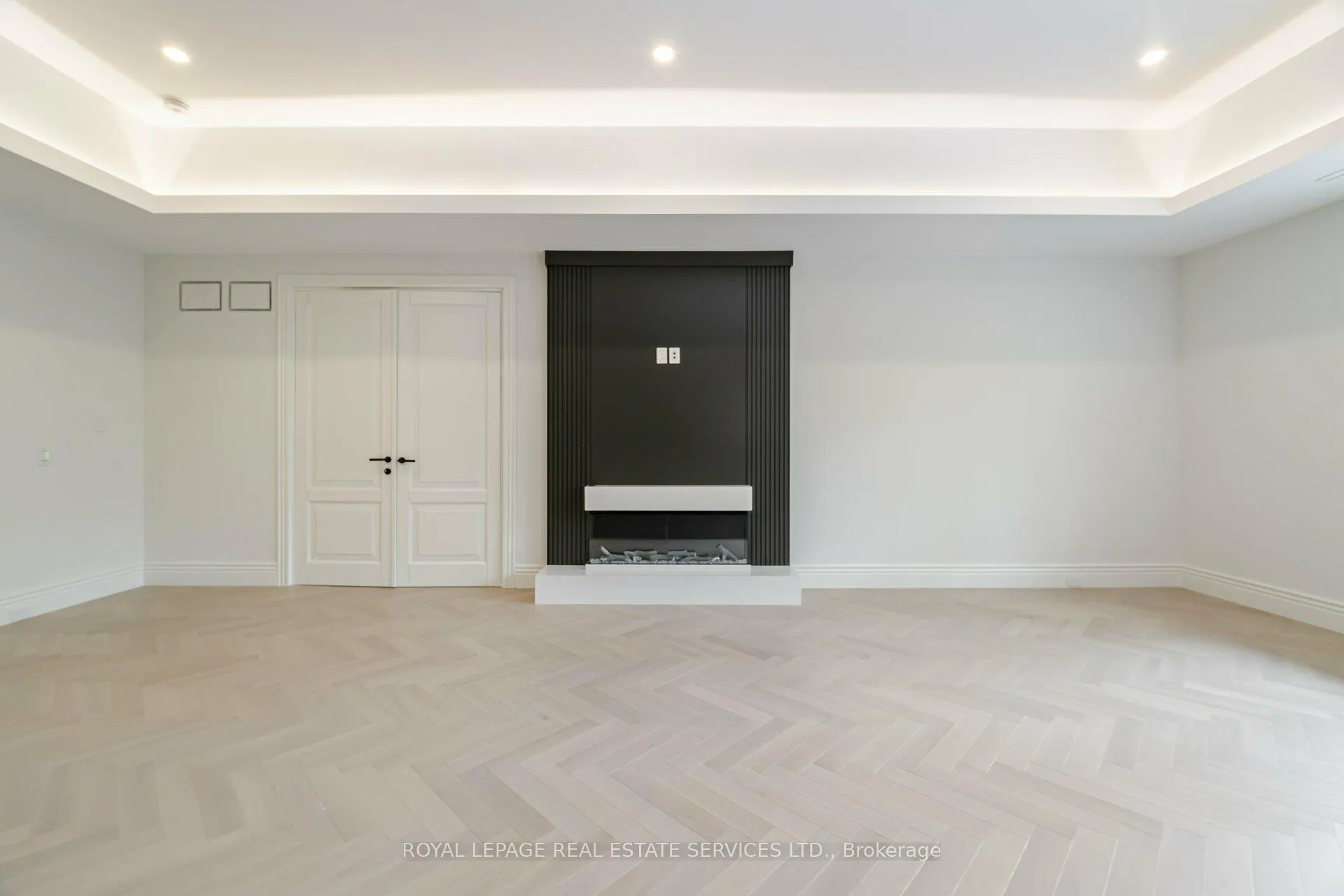 Photo 20 of 2014 Lakeshore Road W, Oakville, Bronte — HOMEH