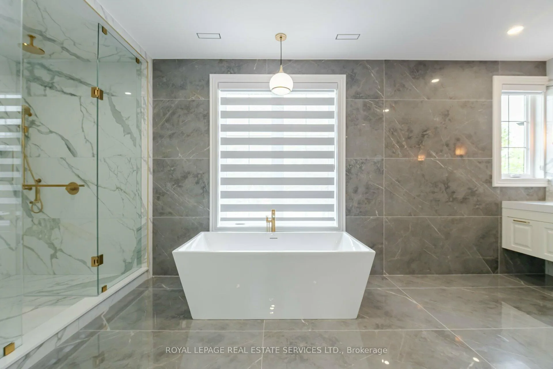 Photo 22 of 2014 Lakeshore Road W, Oakville, Bronte — HOMEH